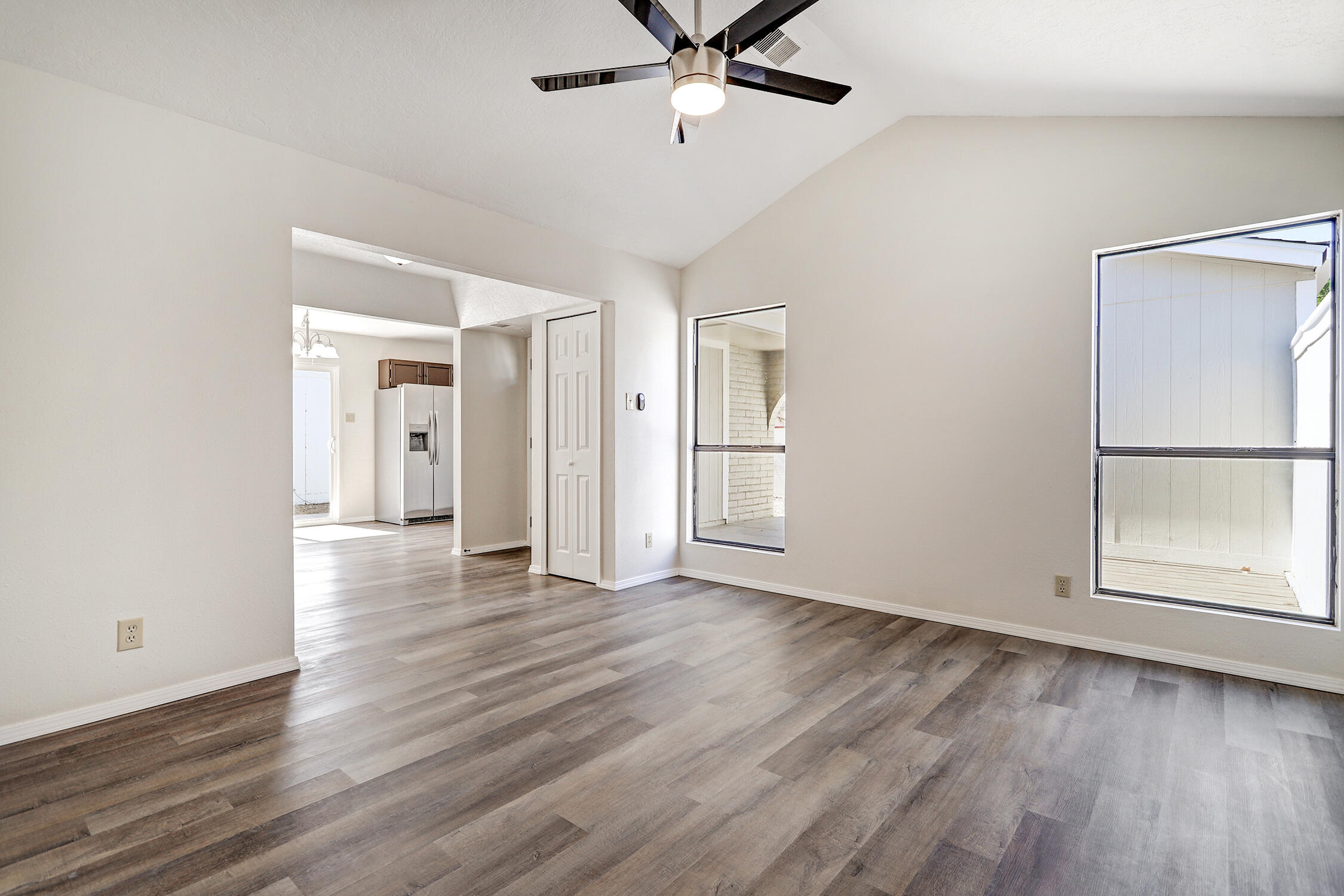 4854 Platinum Loop NE