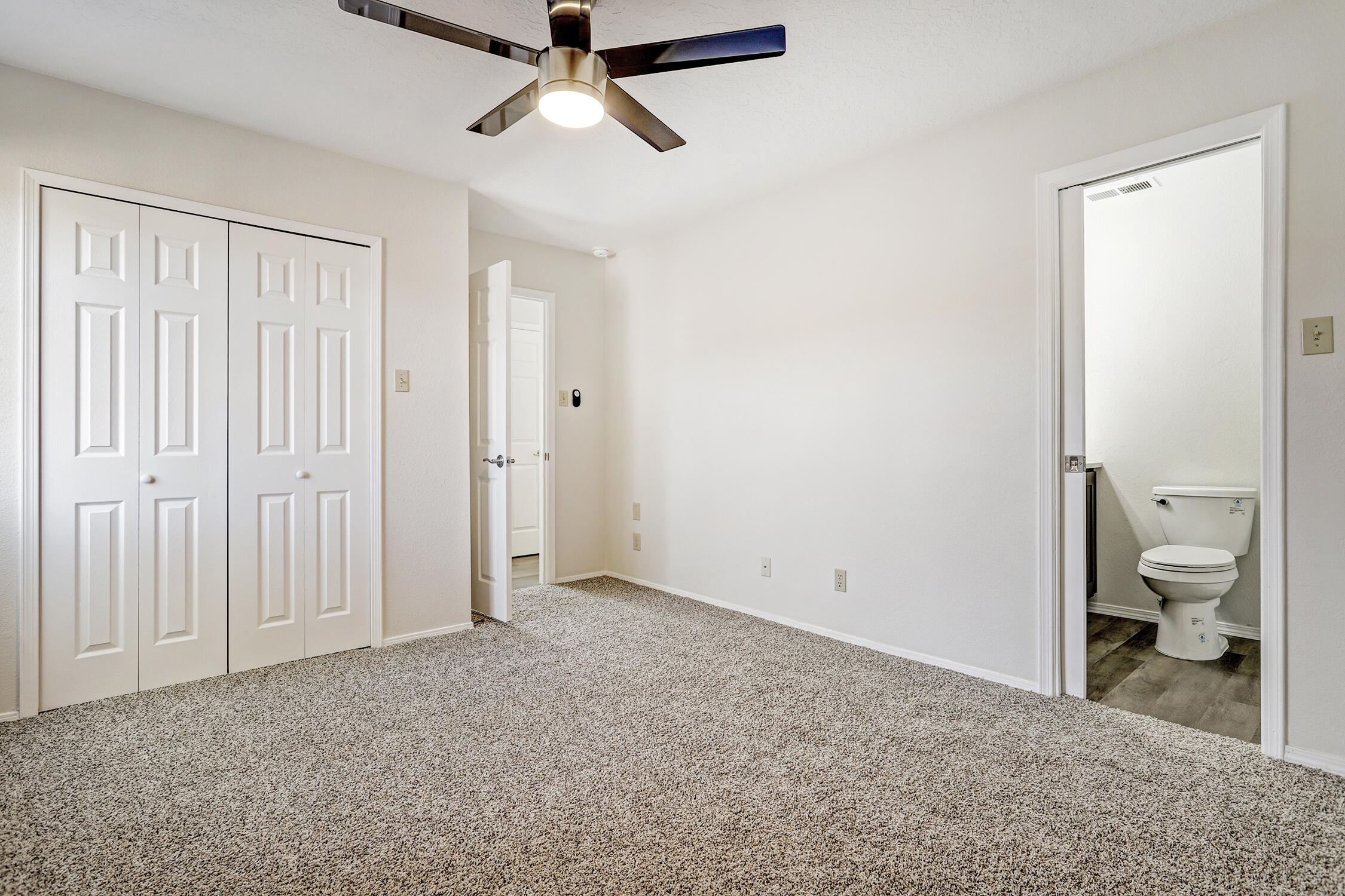 4854 Platinum Loop NE