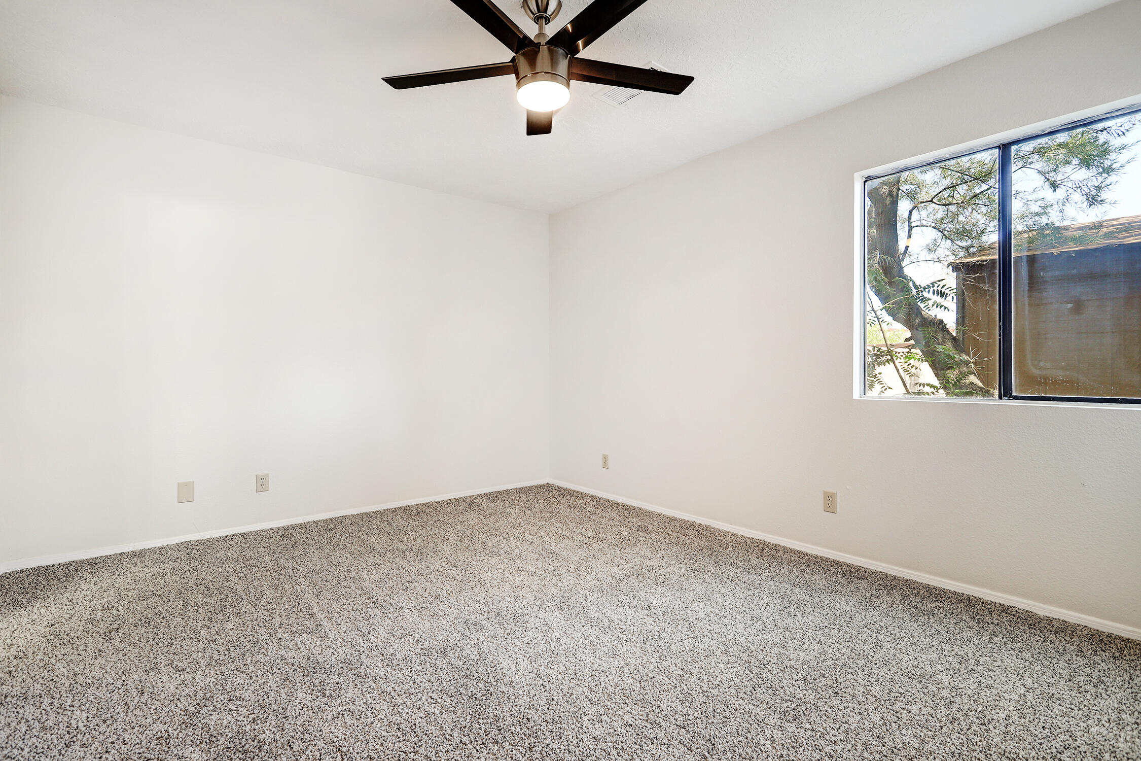 4854 Platinum Loop NE
