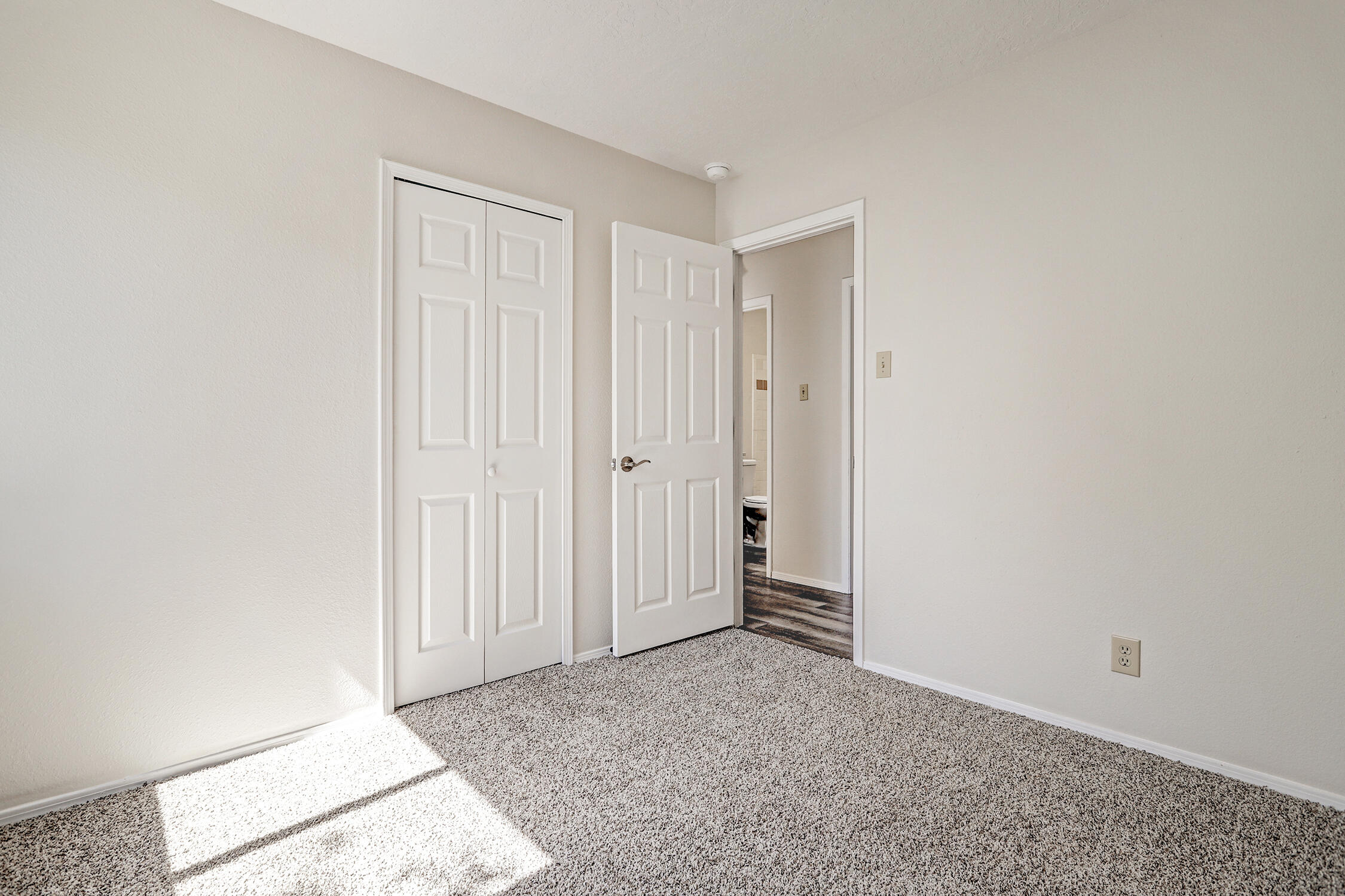 4854 Platinum Loop NE