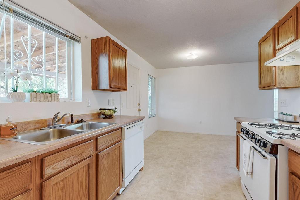 8609 SPOTTED PONY Avenue SW