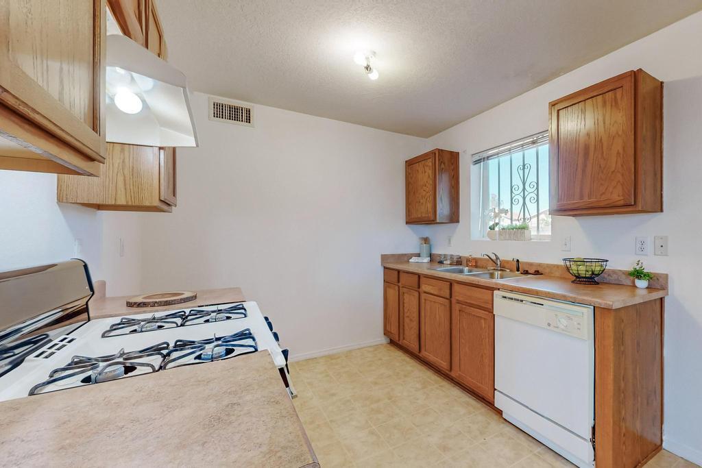 8609 SPOTTED PONY Avenue SW