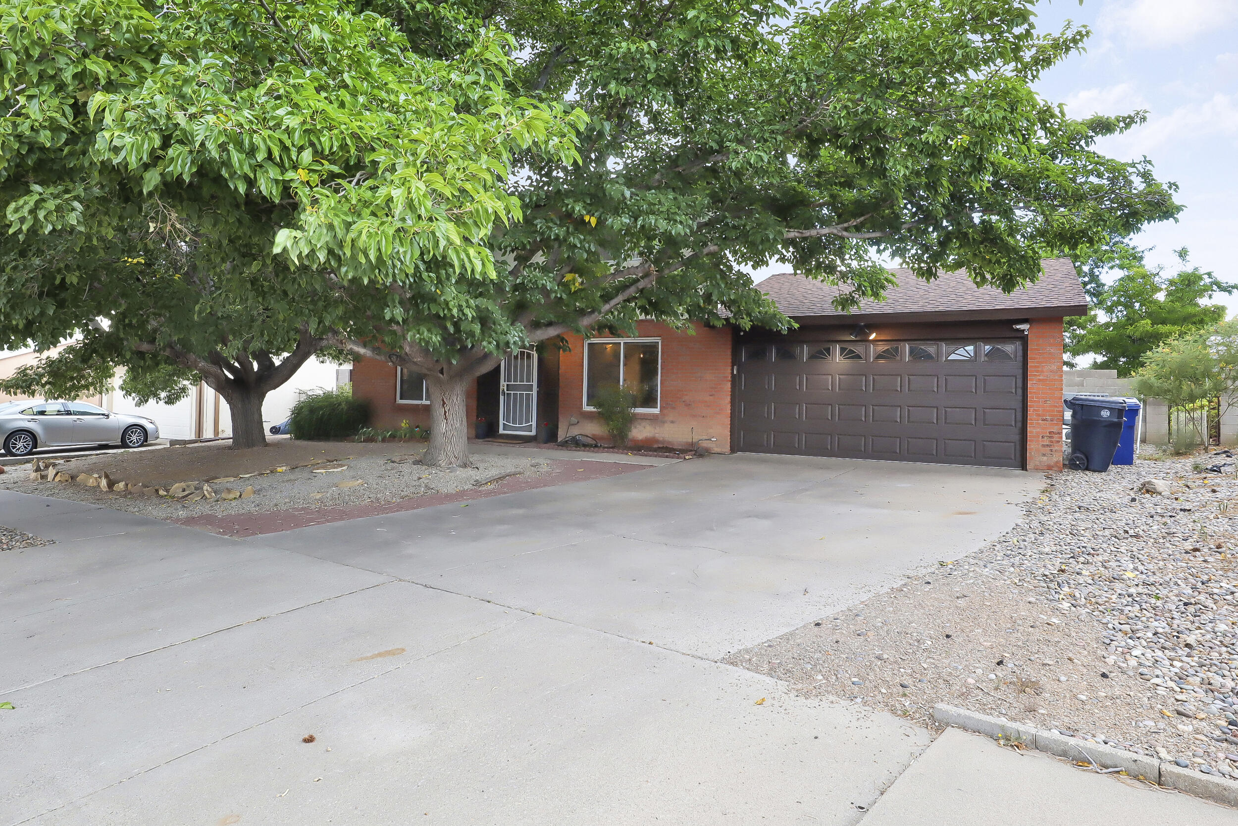 8137 OTERO Avenue NE