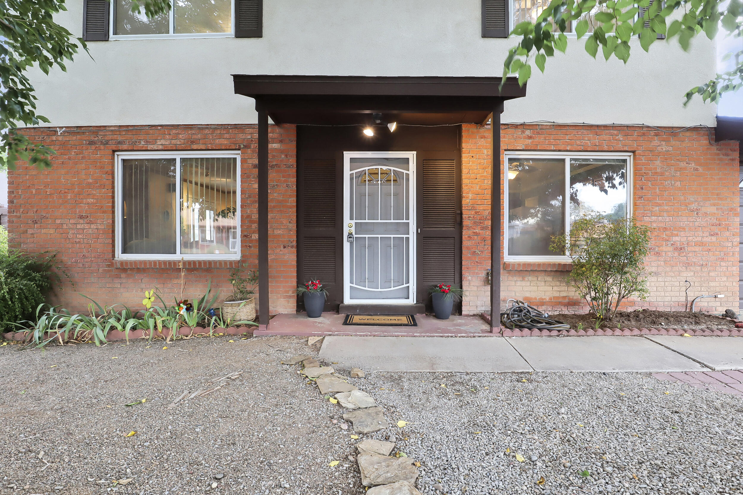 8137 OTERO Avenue NE