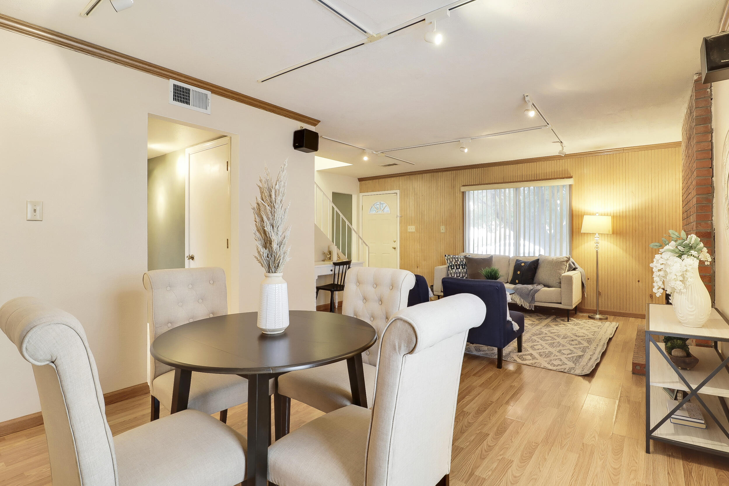 8137 OTERO Avenue NE