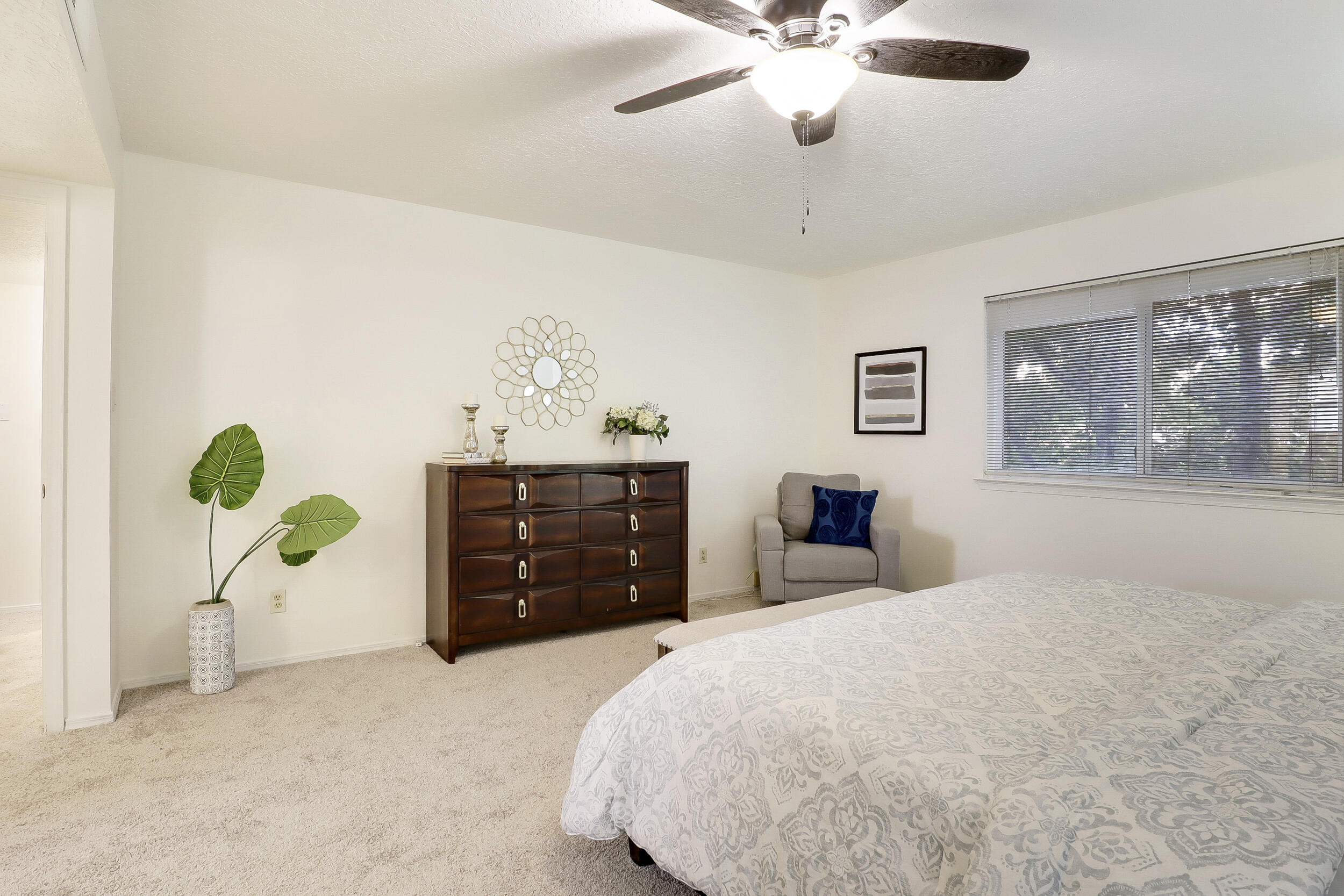 8137 OTERO Avenue NE