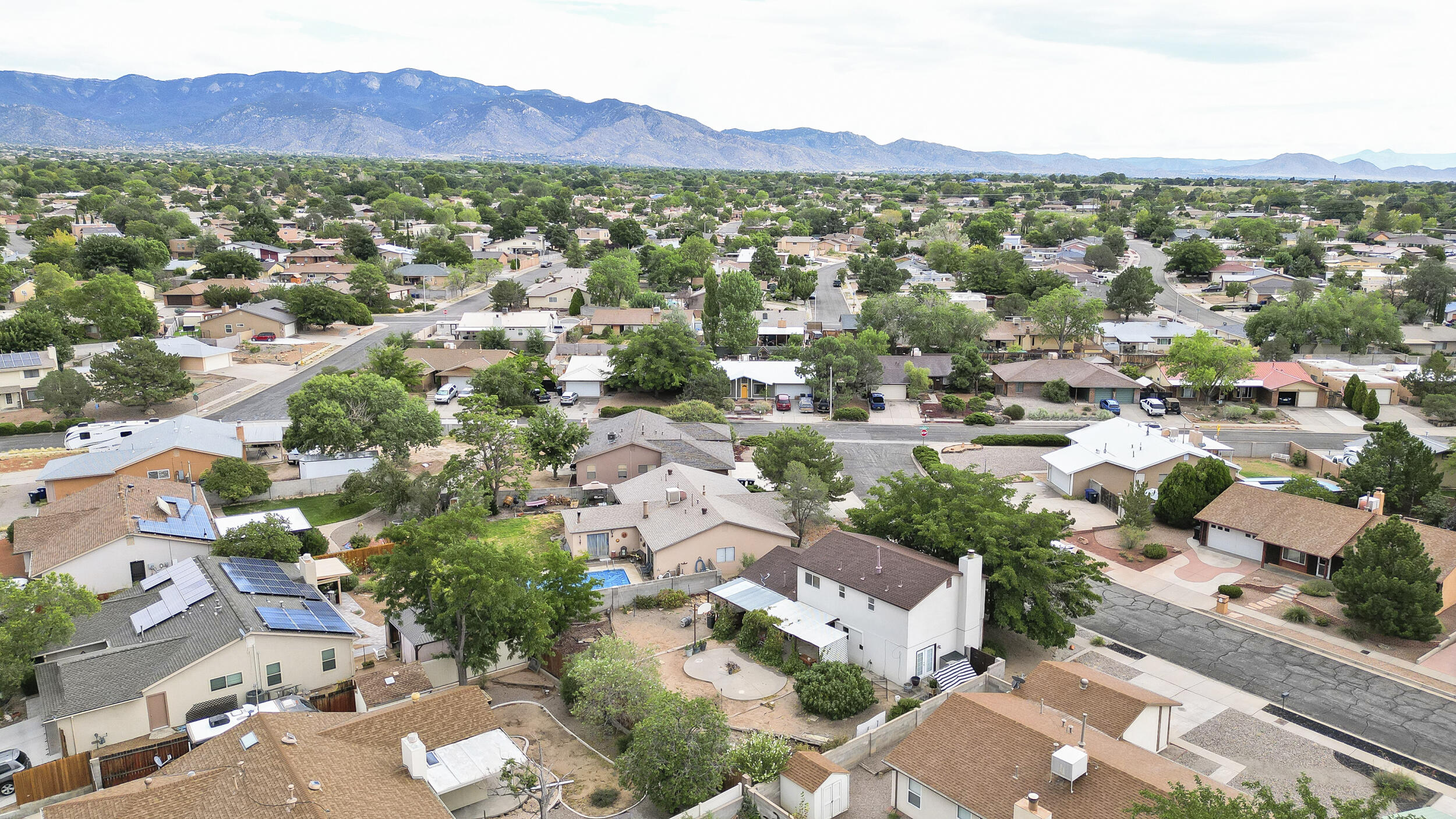 8137 OTERO Avenue NE