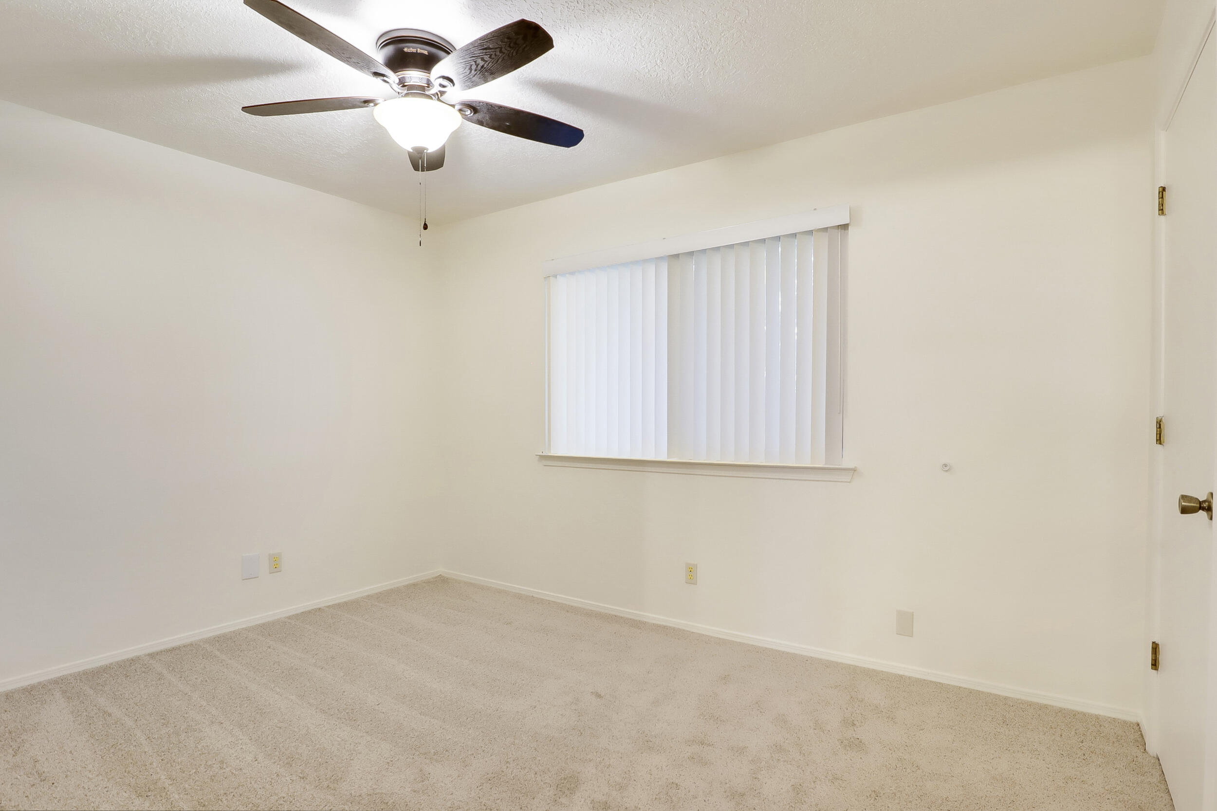 8137 OTERO Avenue NE