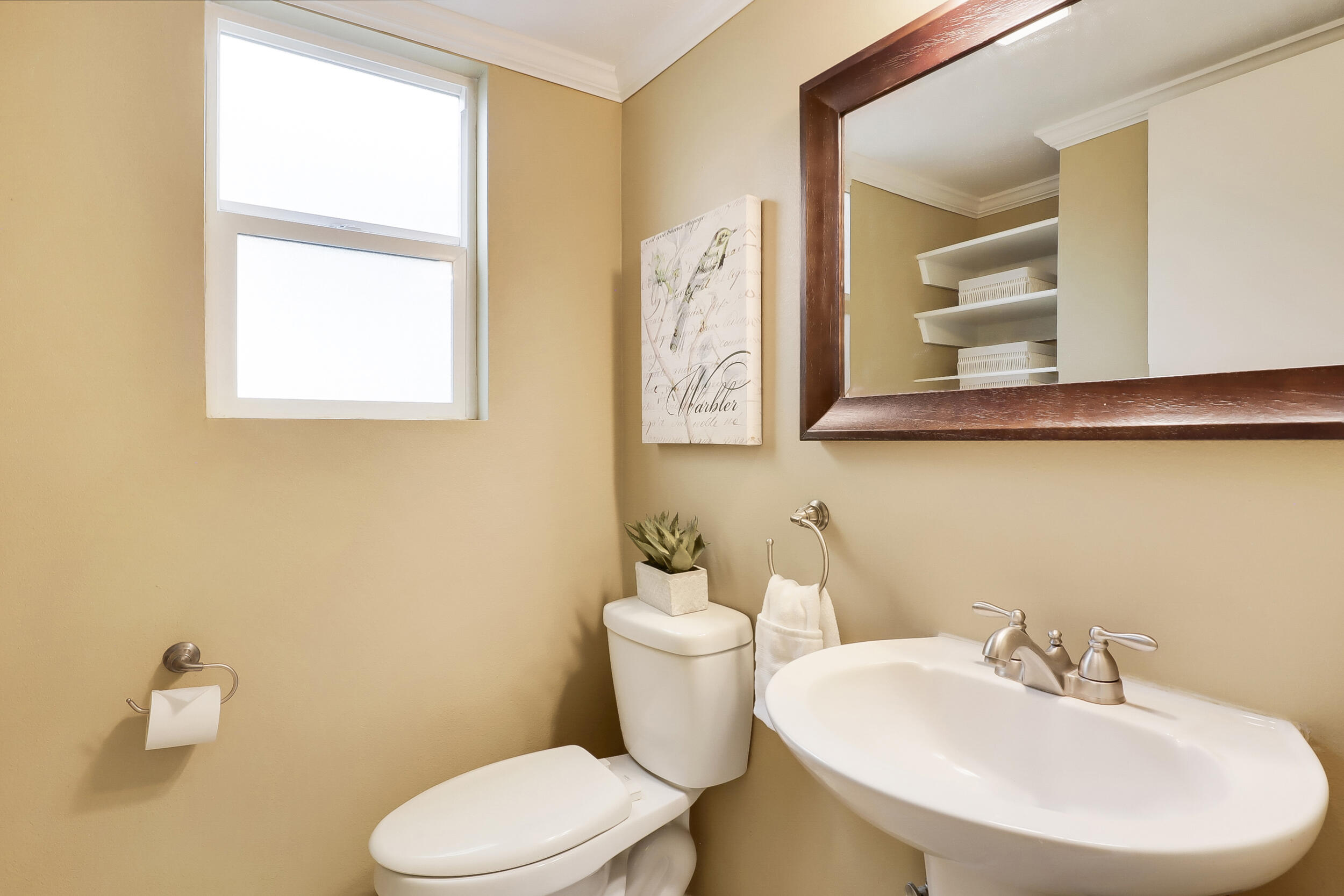 8137 OTERO Avenue NE