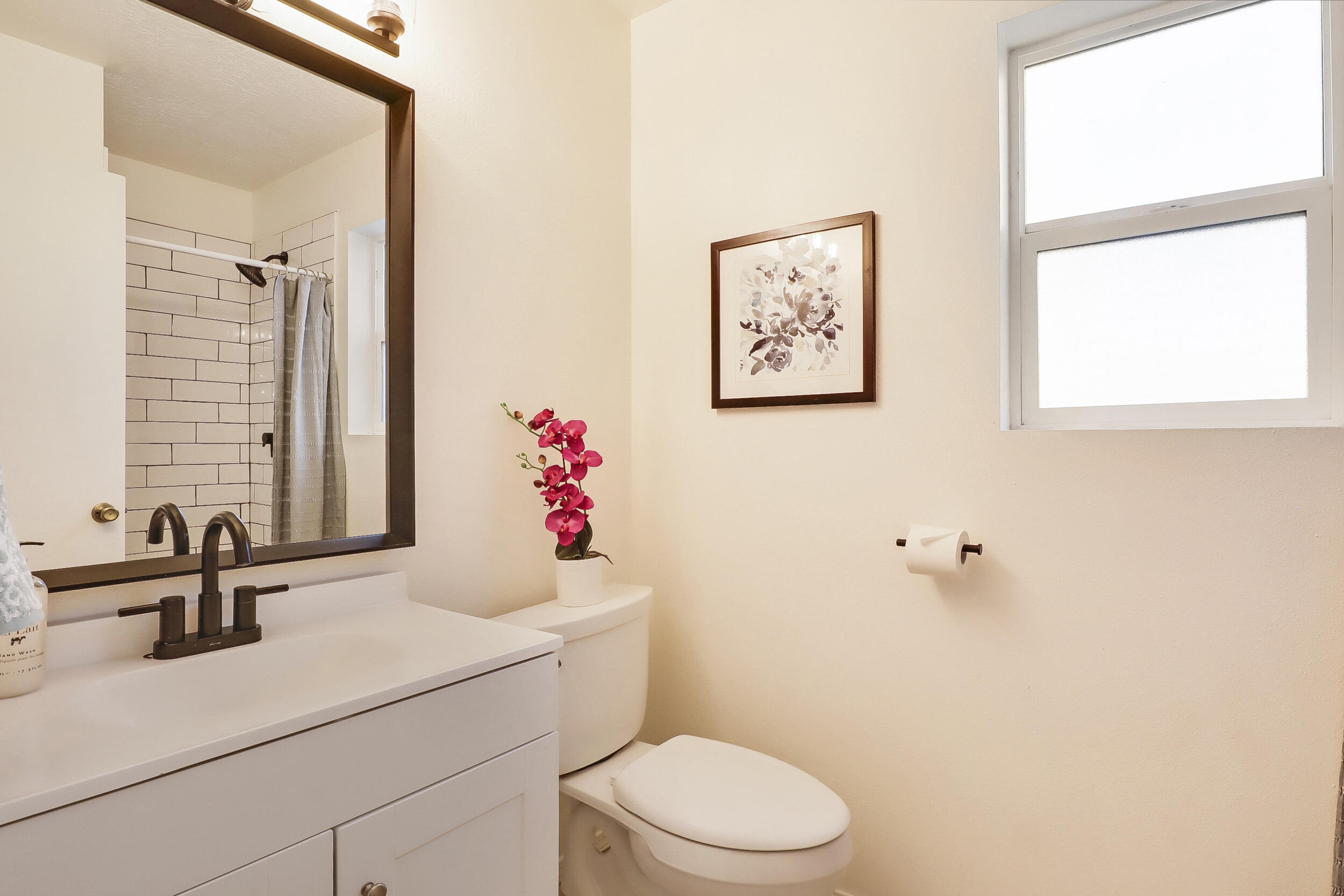 8137 OTERO Avenue NE