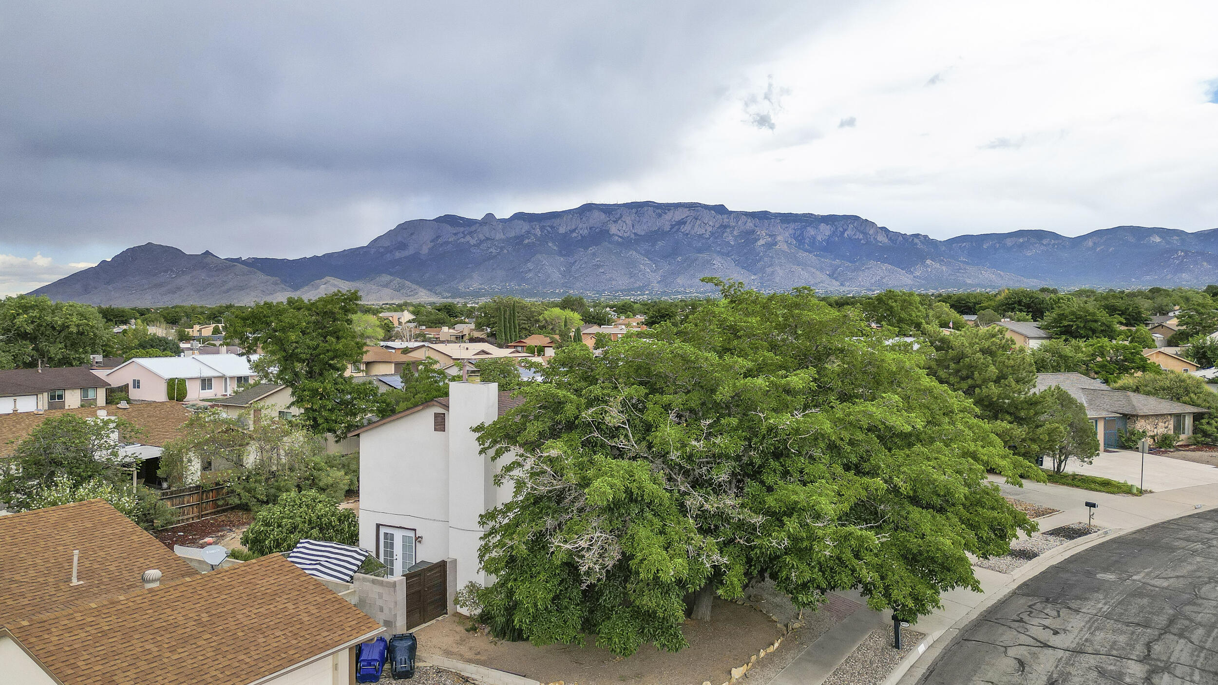 8137 OTERO Avenue NE