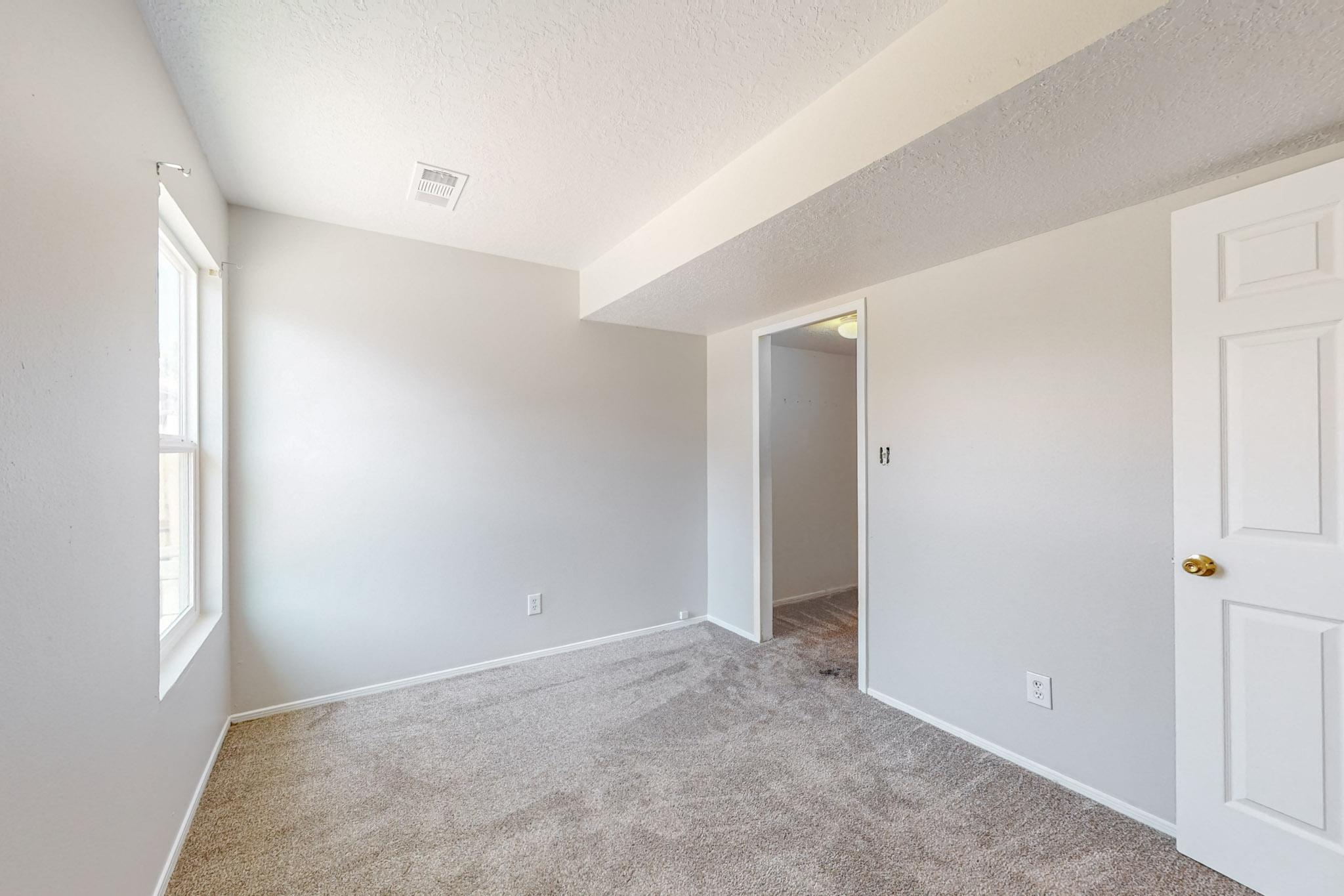 1661 TWINBERRY Drive NE