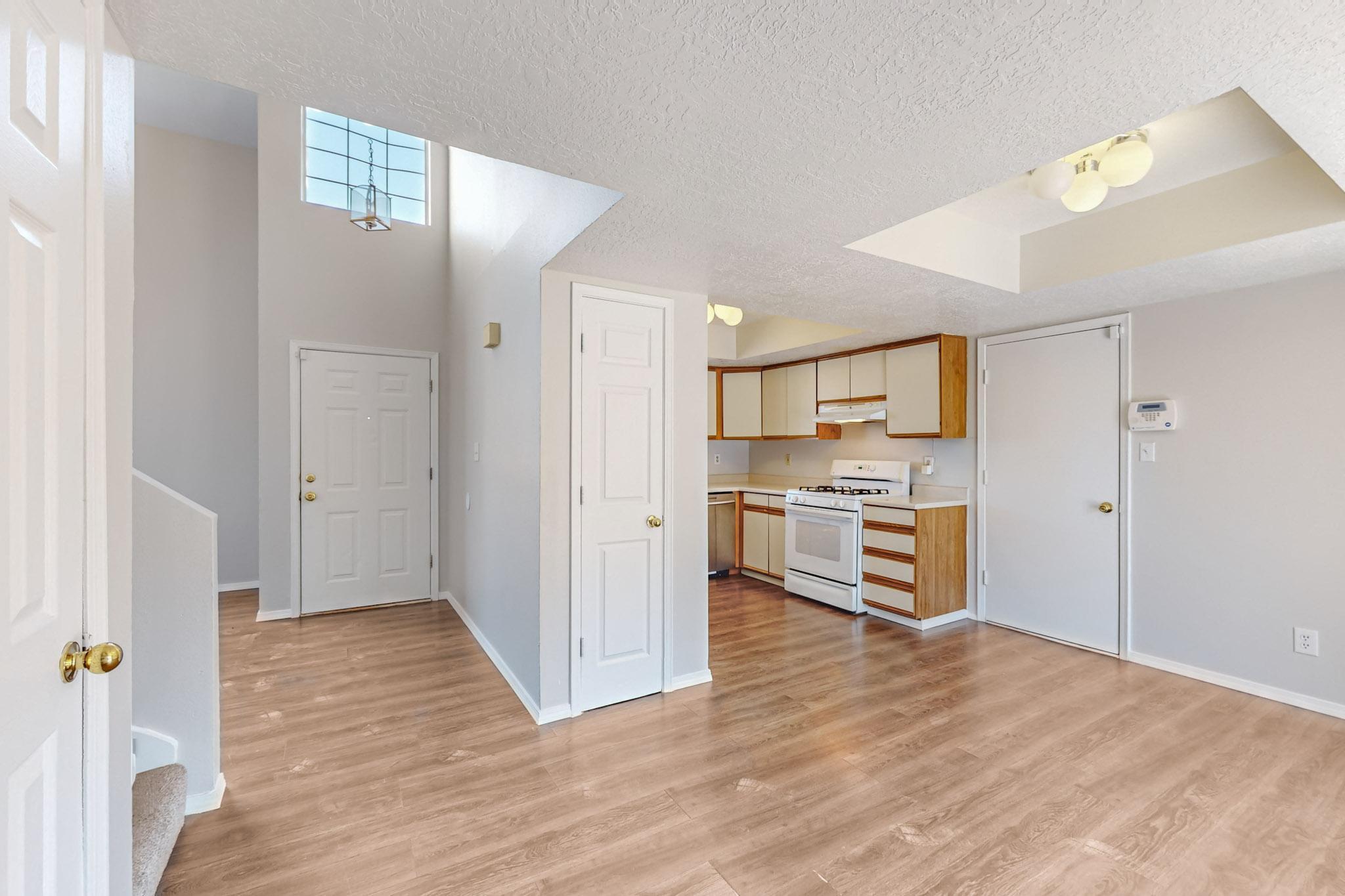 1661 TWINBERRY Drive NE