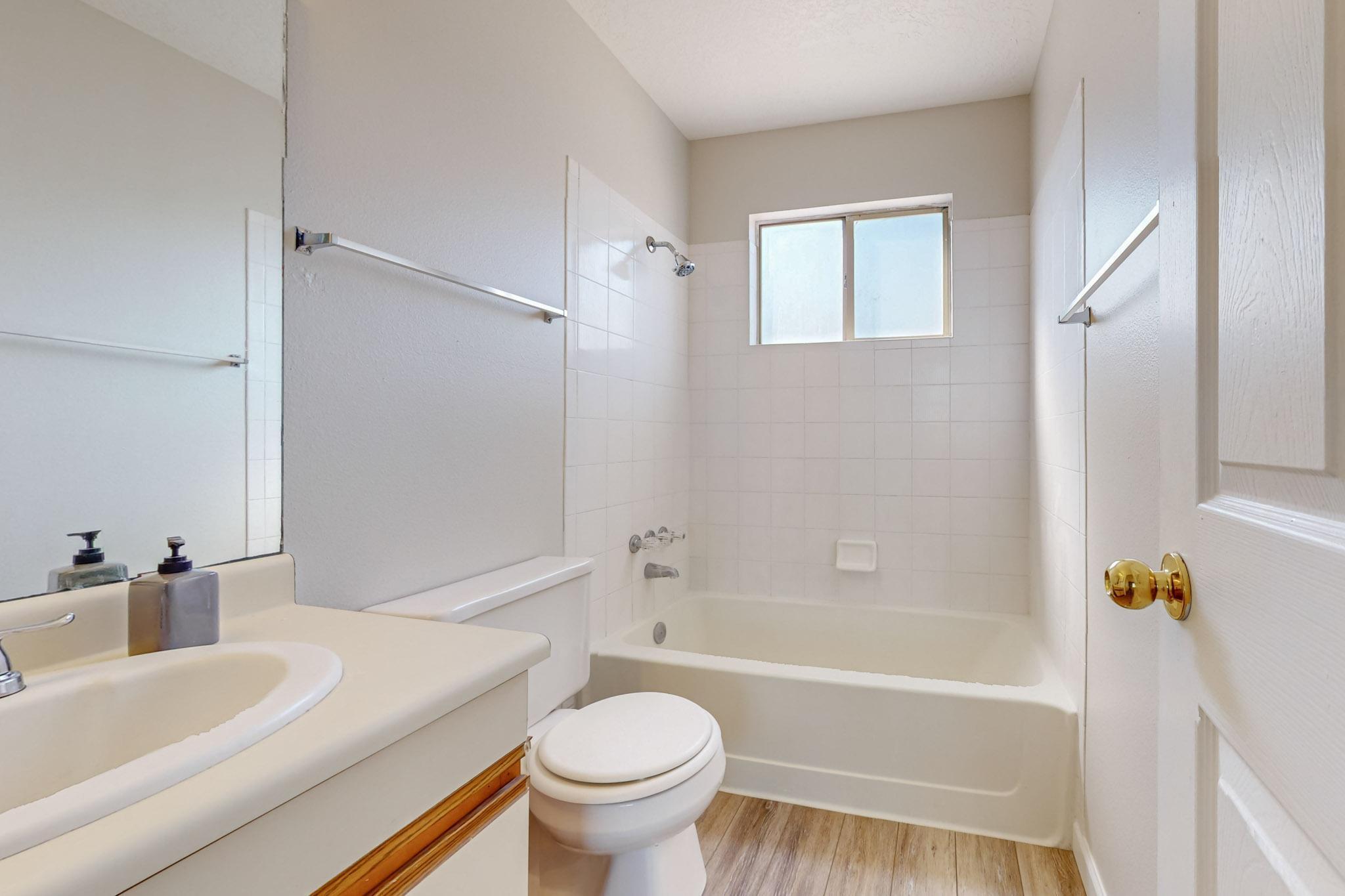 1661 TWINBERRY Drive NE