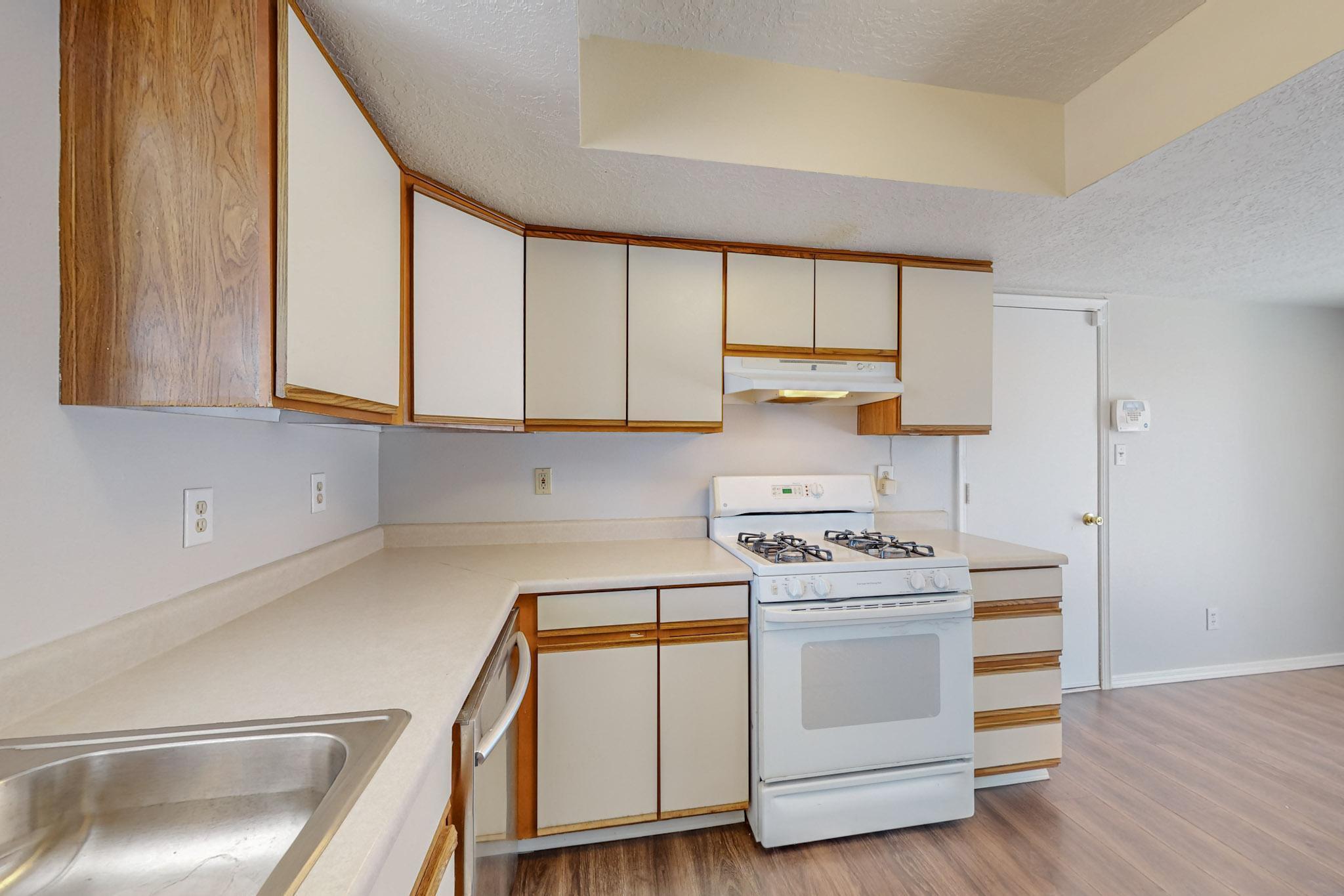 1661 TWINBERRY Drive NE