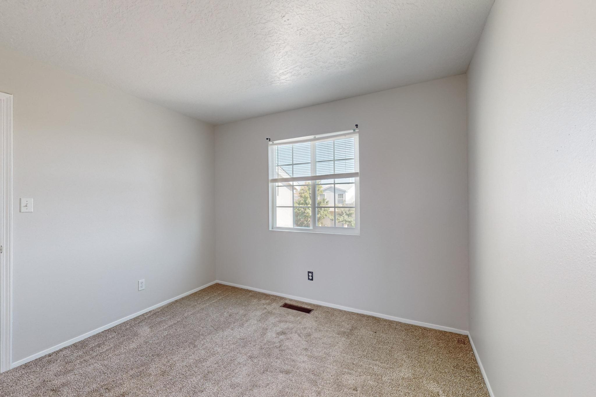 1661 TWINBERRY Drive NE