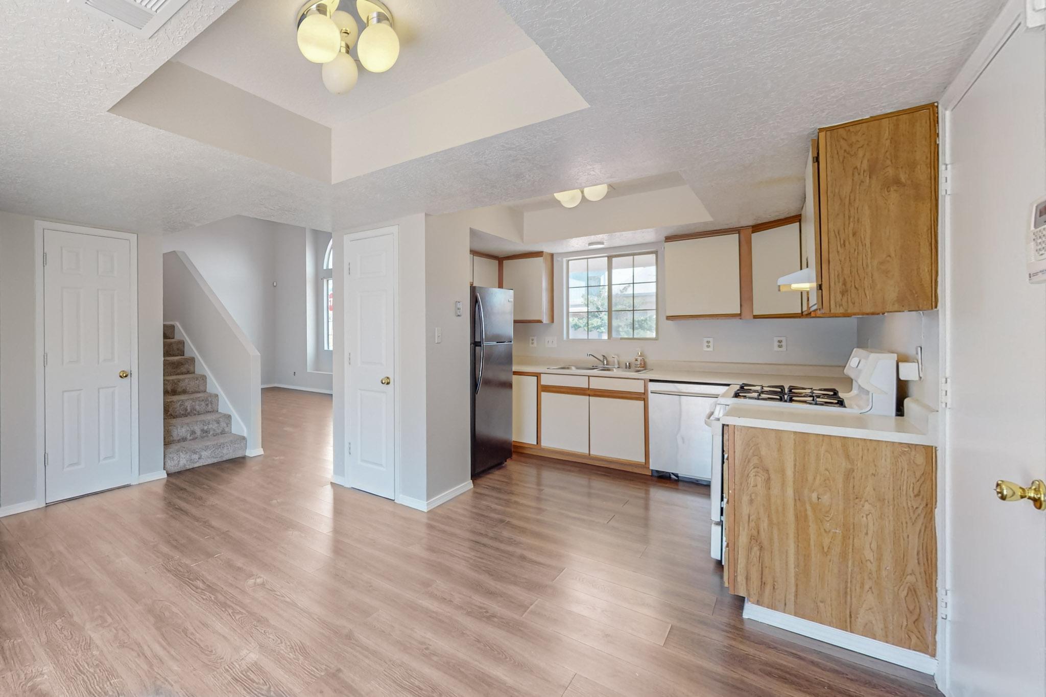 1661 TWINBERRY Drive NE