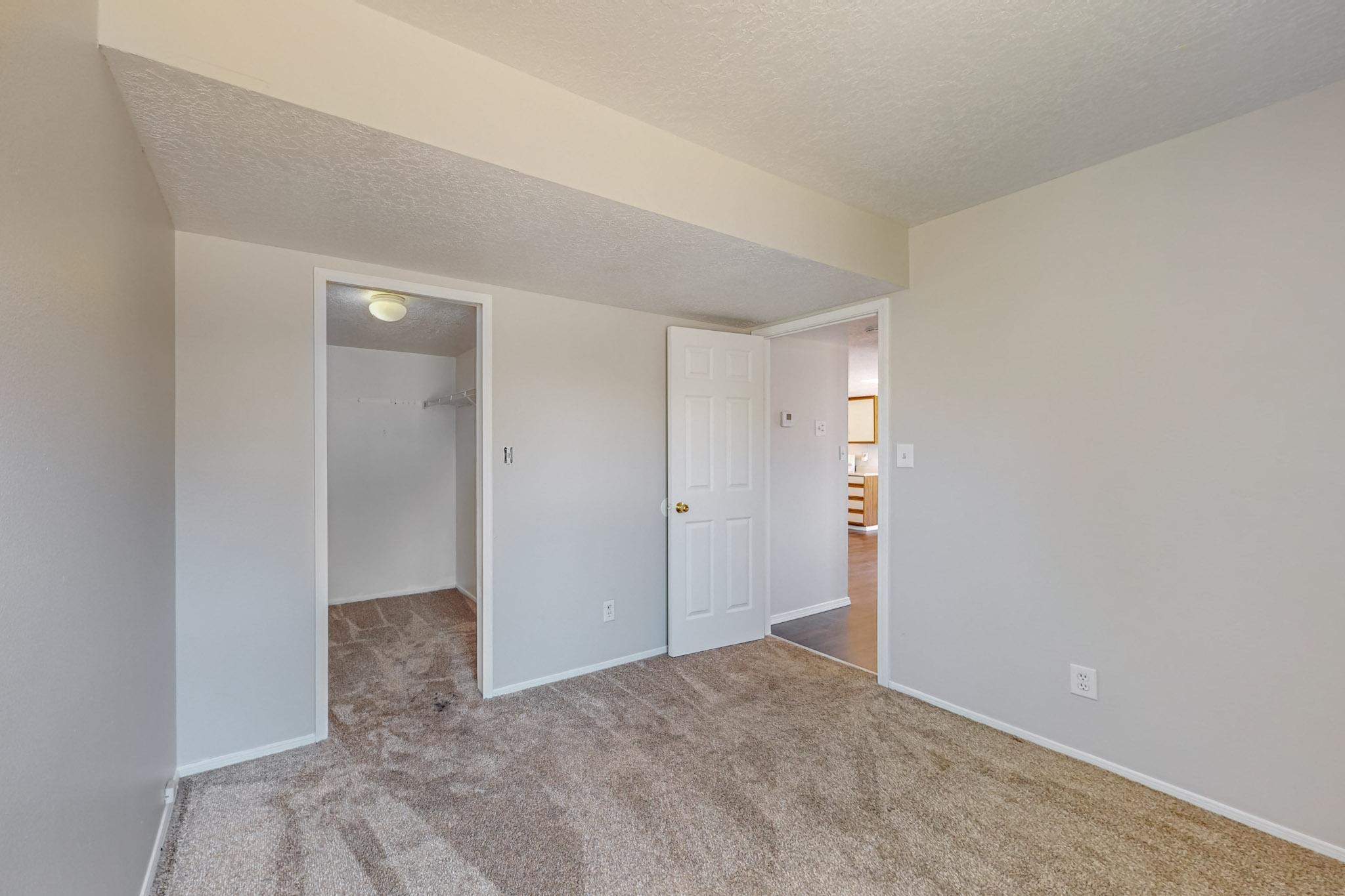 1661 TWINBERRY Drive NE