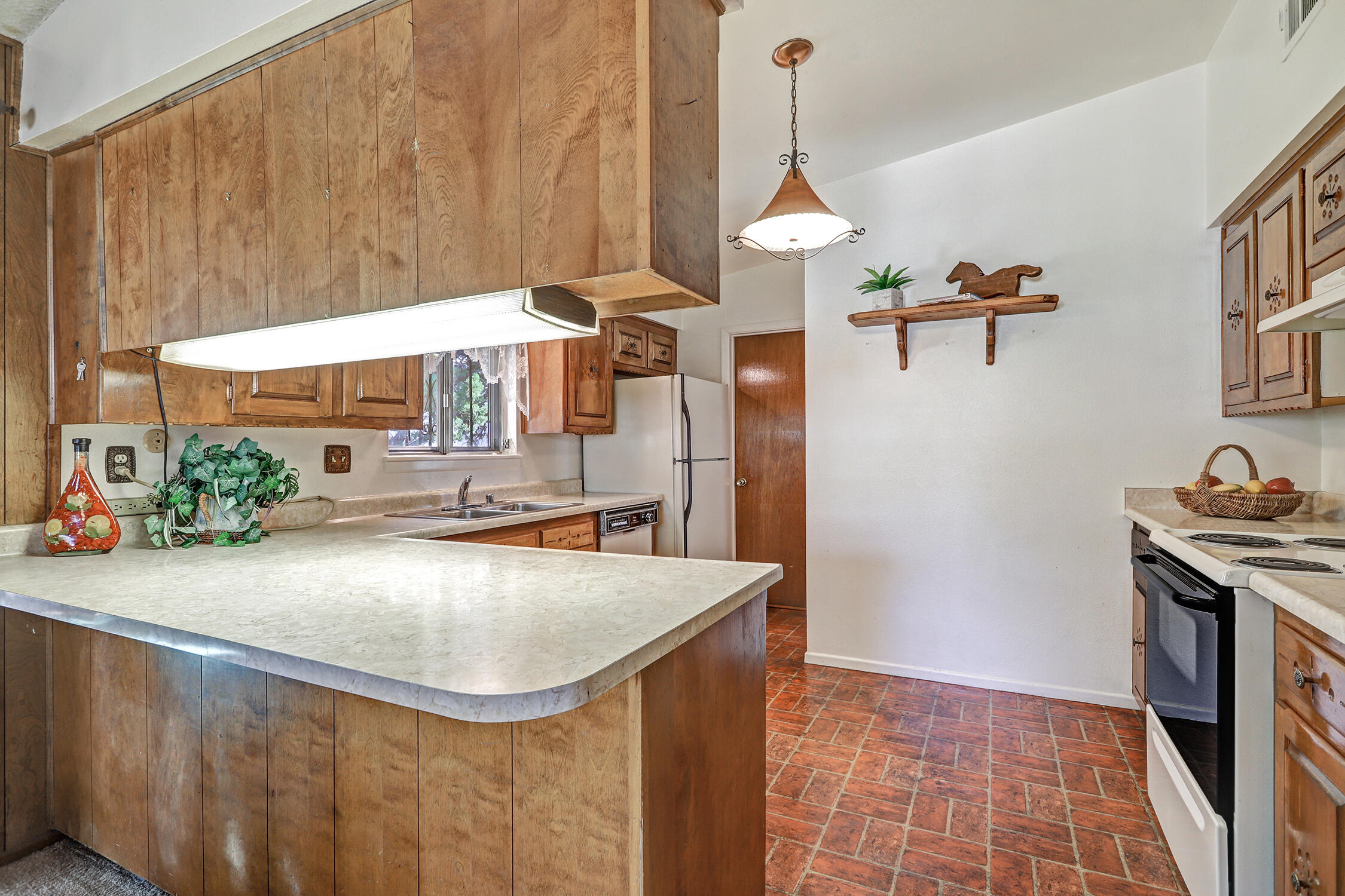 12409 REGENT Avenue NE