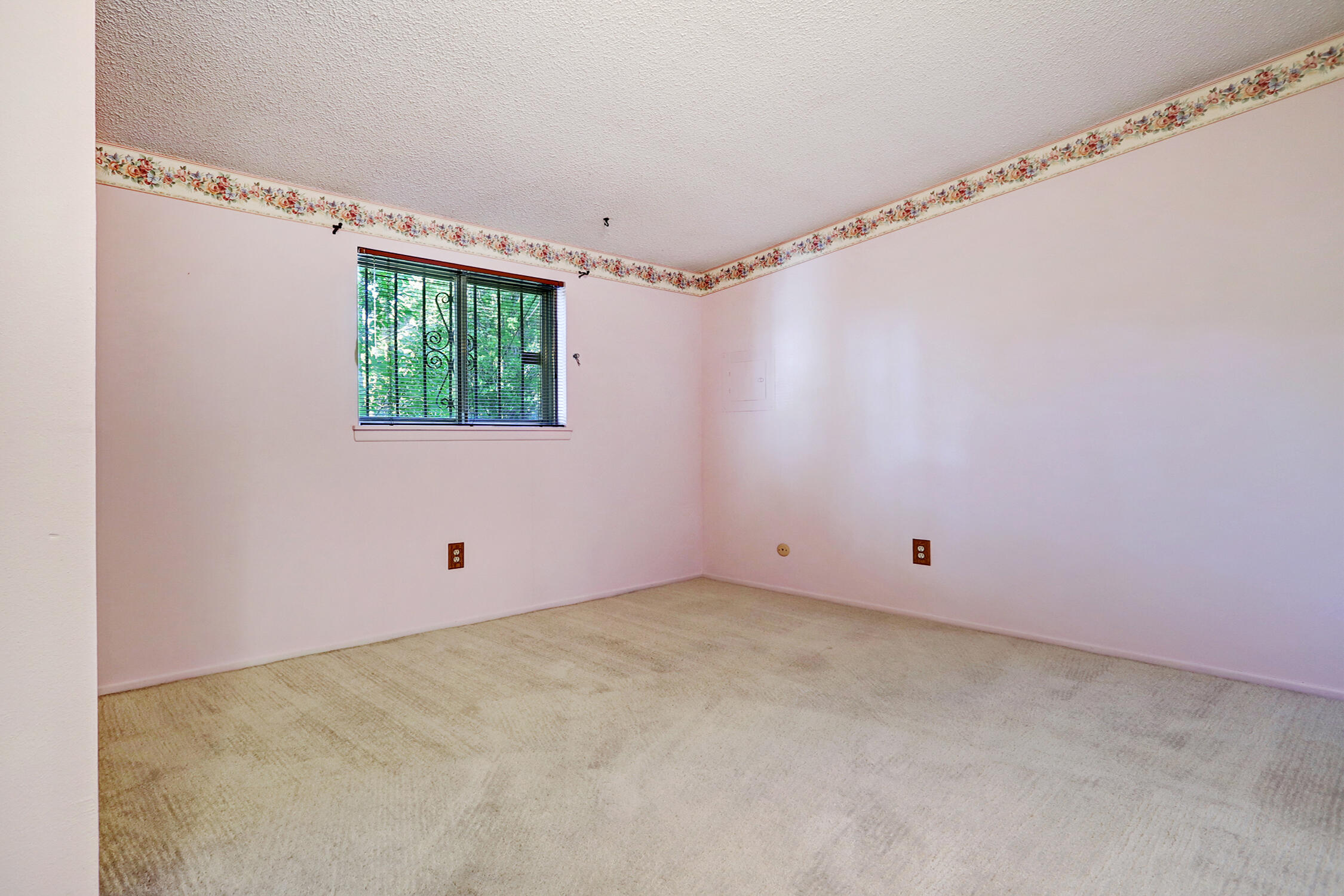 12409 REGENT Avenue NE