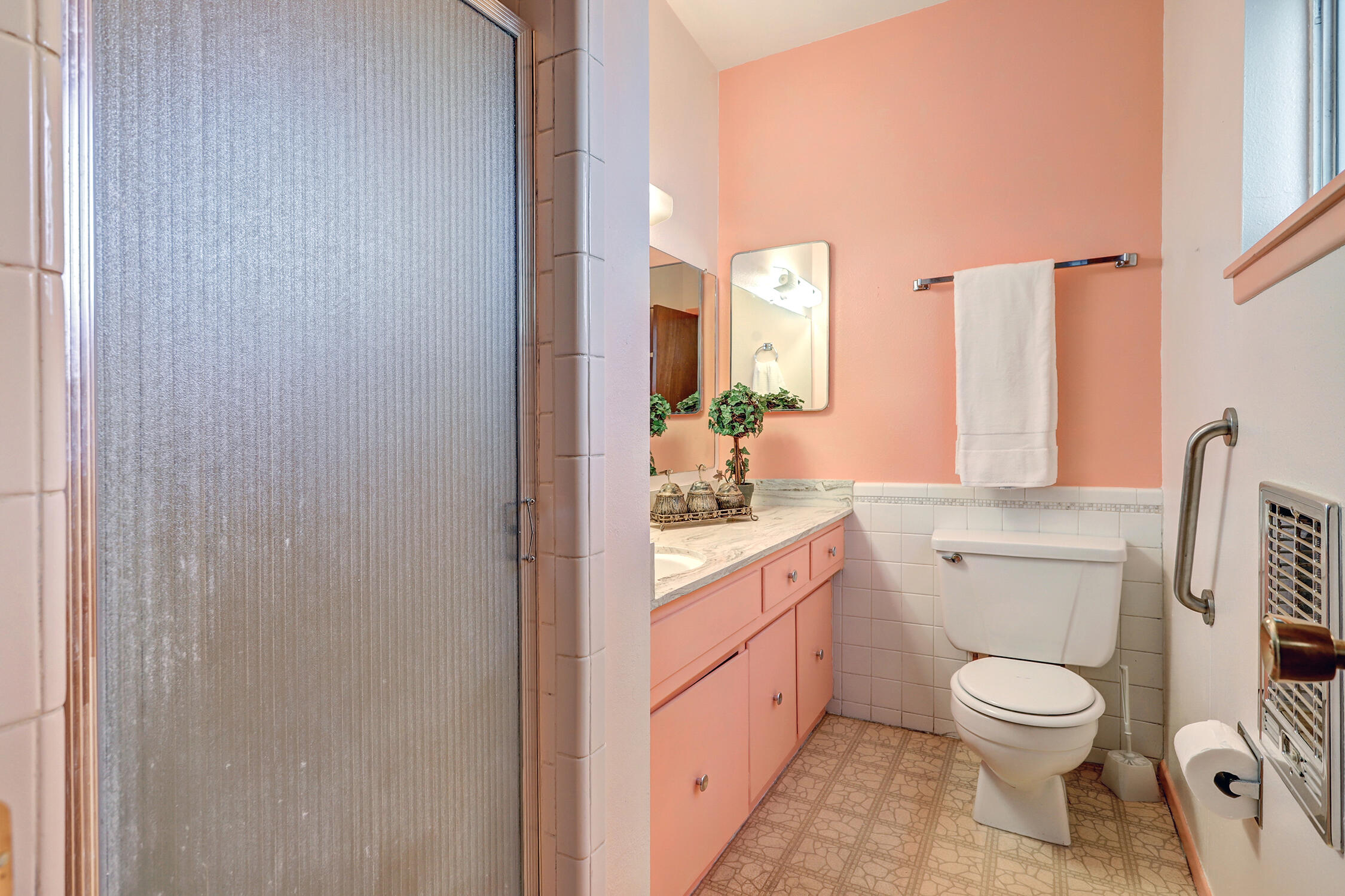 12409 REGENT Avenue NE