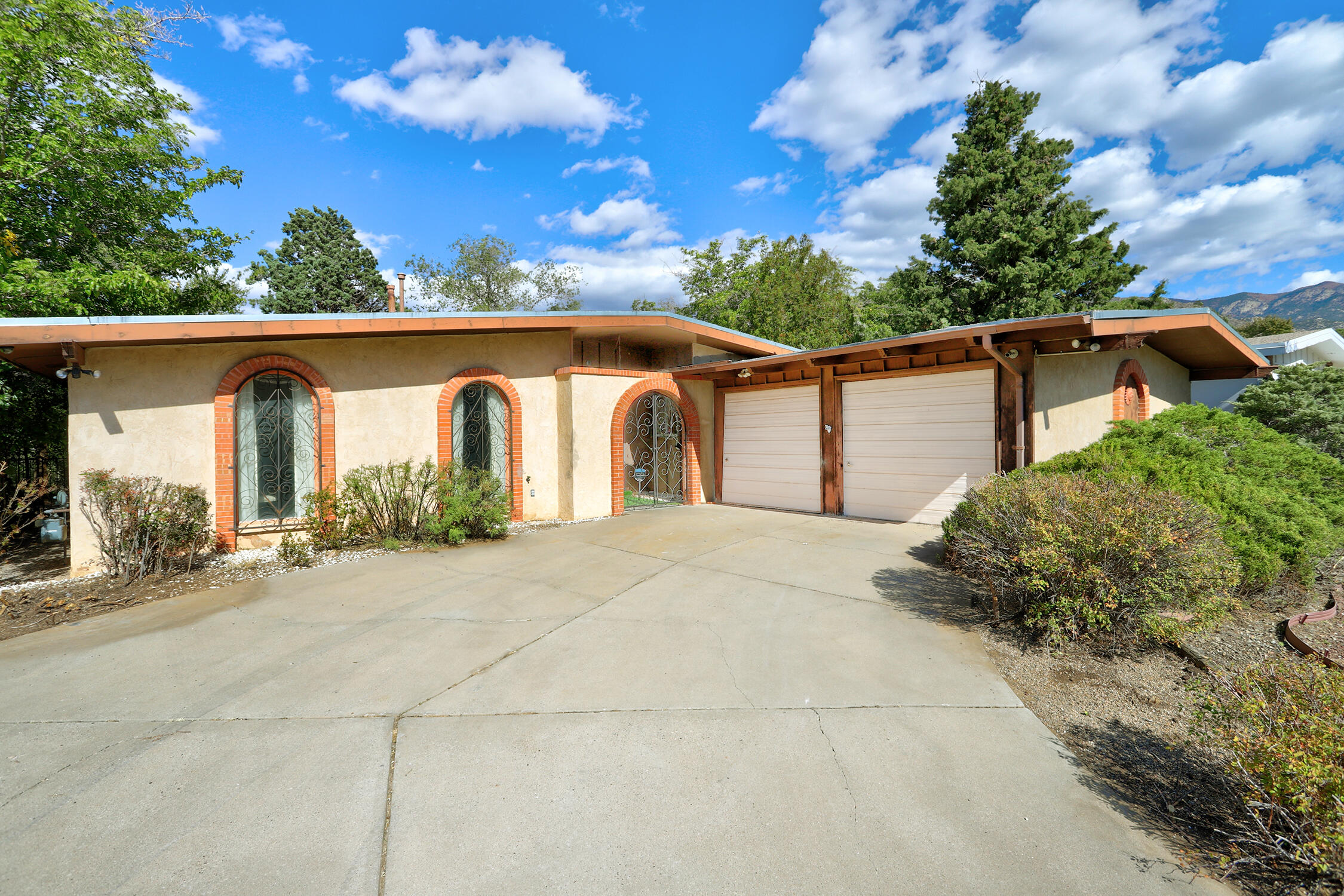 12409 REGENT Avenue NE