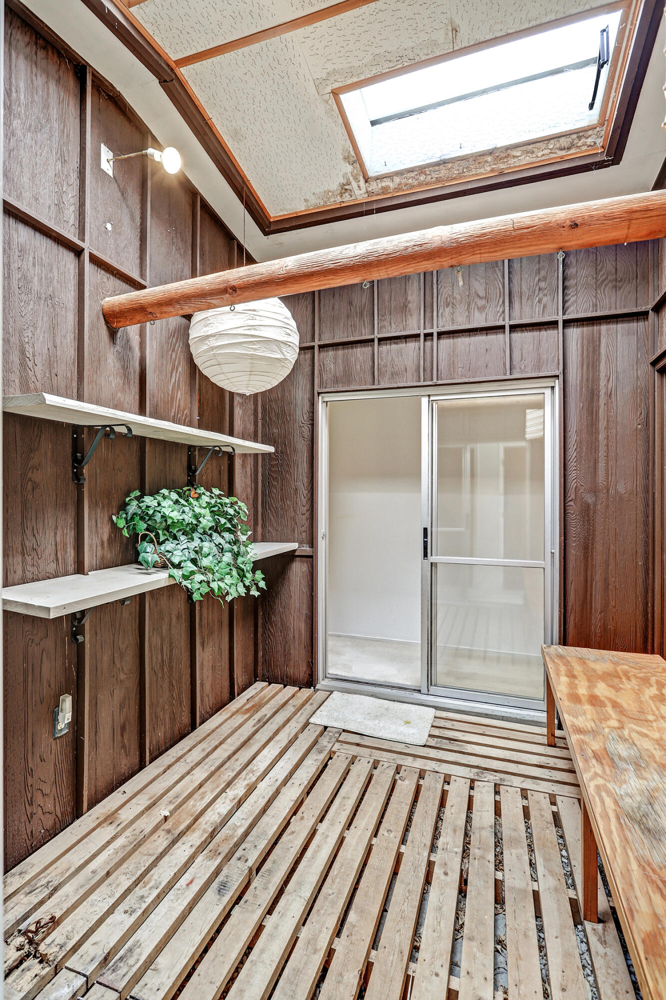 12409 REGENT Avenue NE