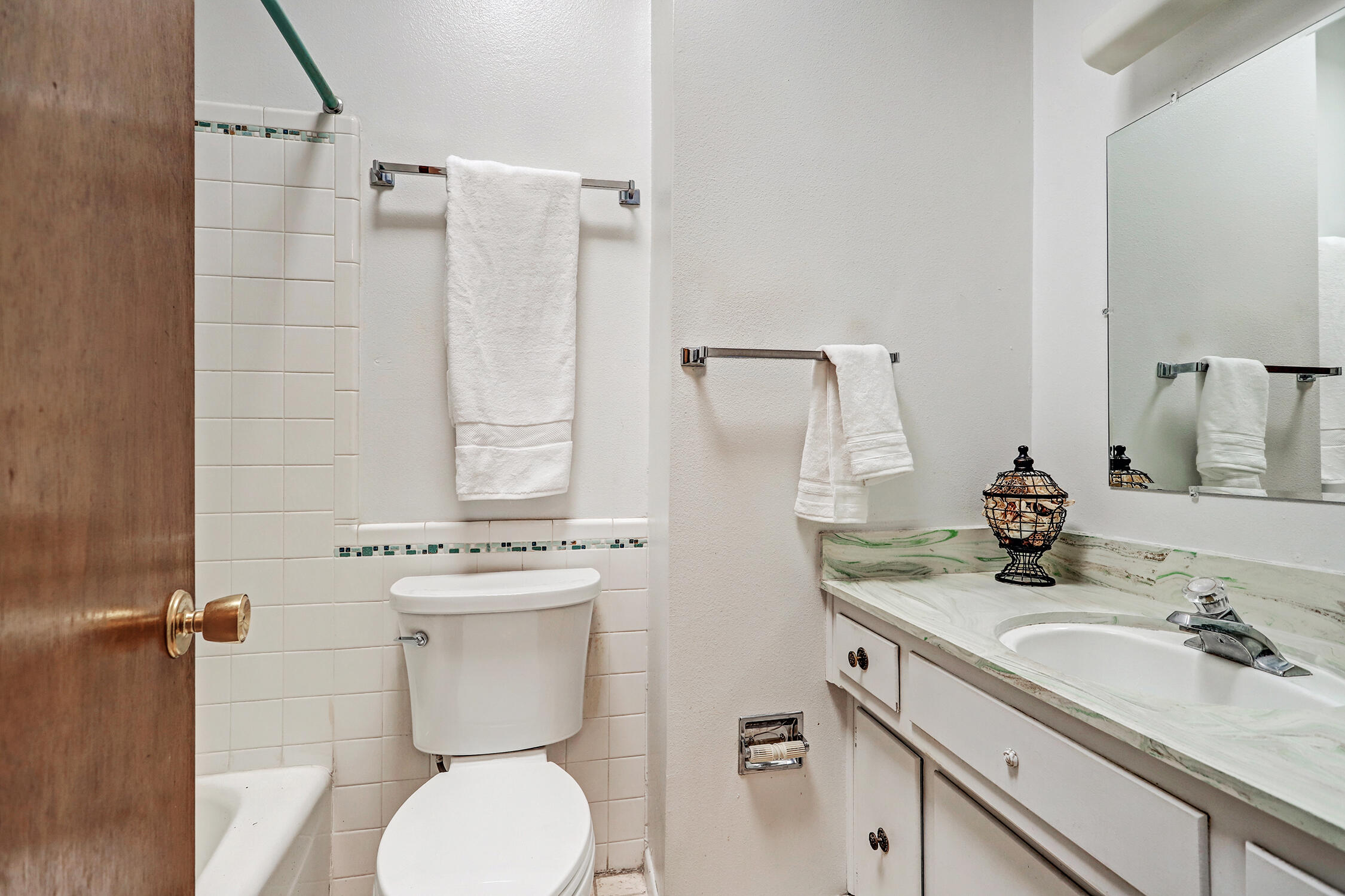 12409 REGENT Avenue NE