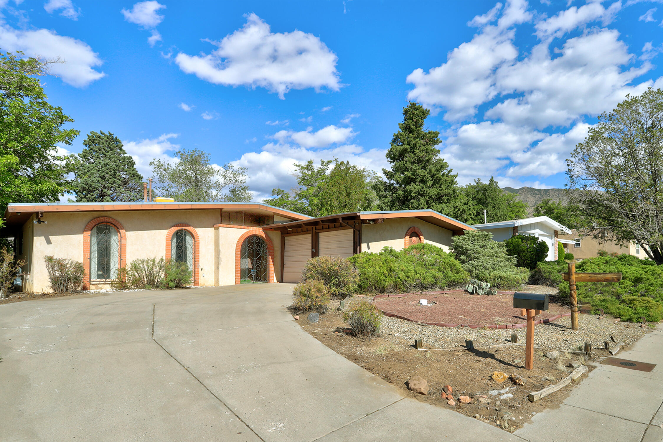 12409 REGENT Avenue NE