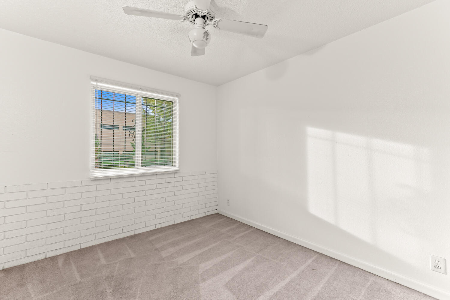 1408 Erbbe Street NE