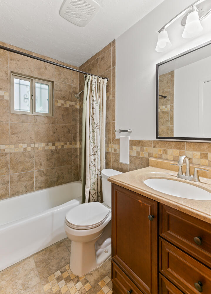 1408 Erbbe Street NE