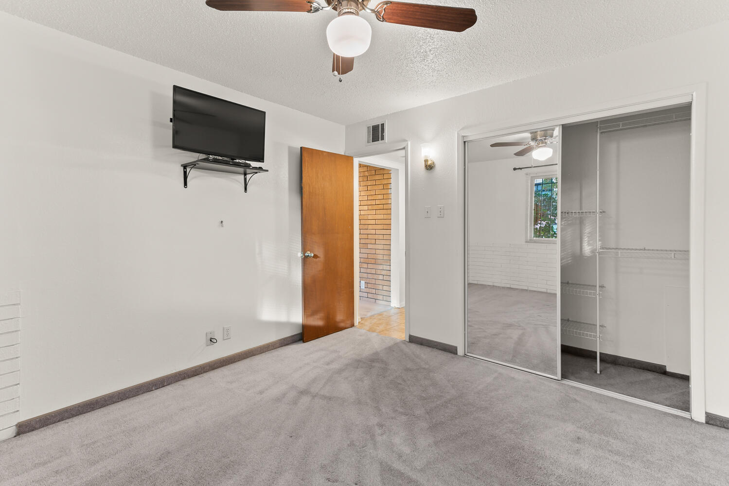 1408 Erbbe Street NE