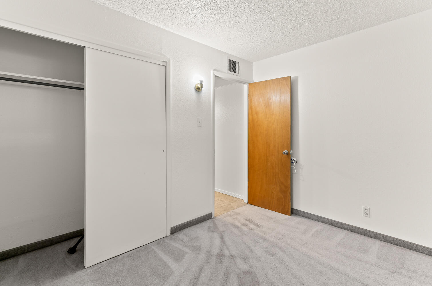 1408 Erbbe Street NE