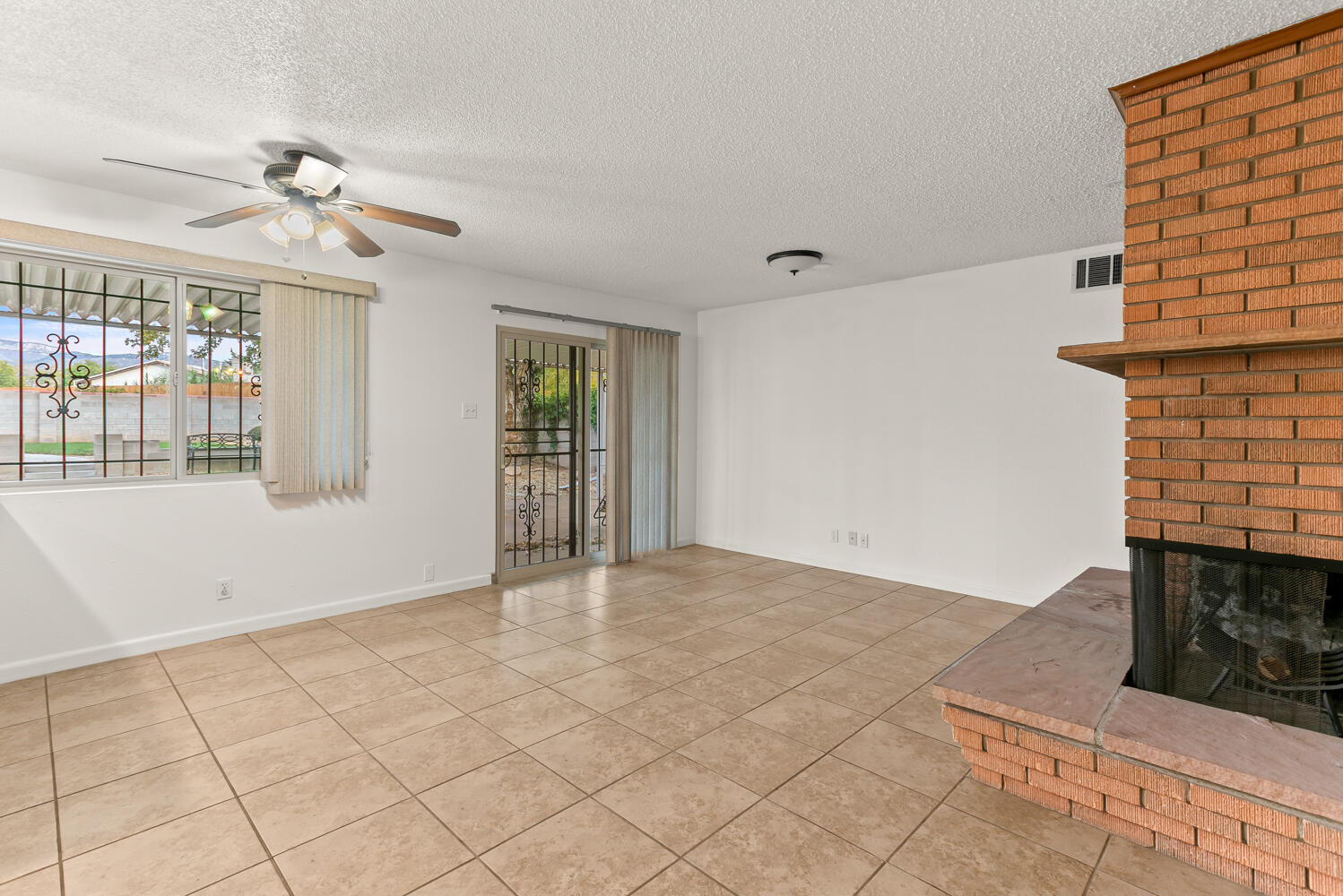 1408 Erbbe Street NE