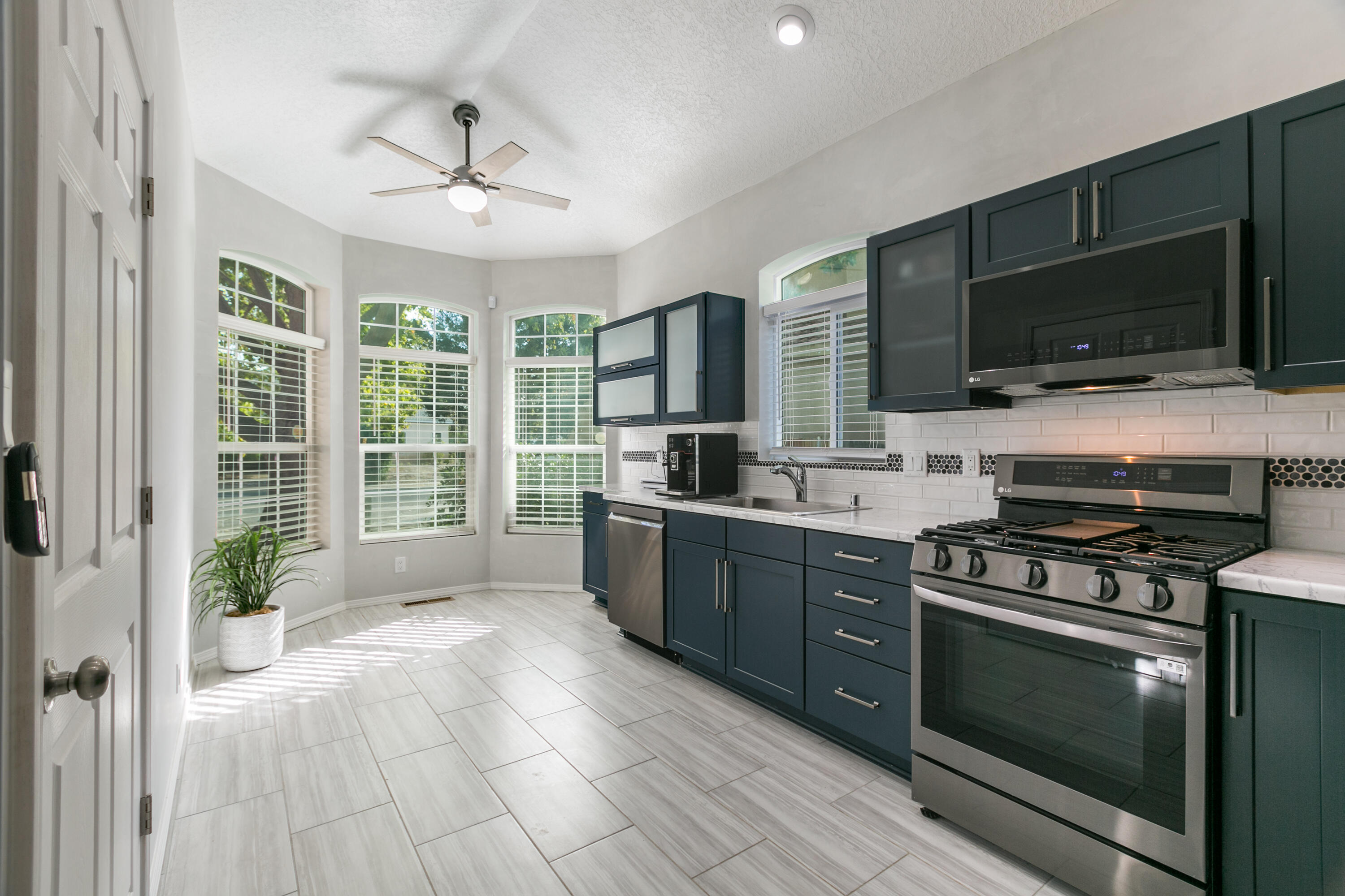 6721 MESA MARIPOSA Place NW