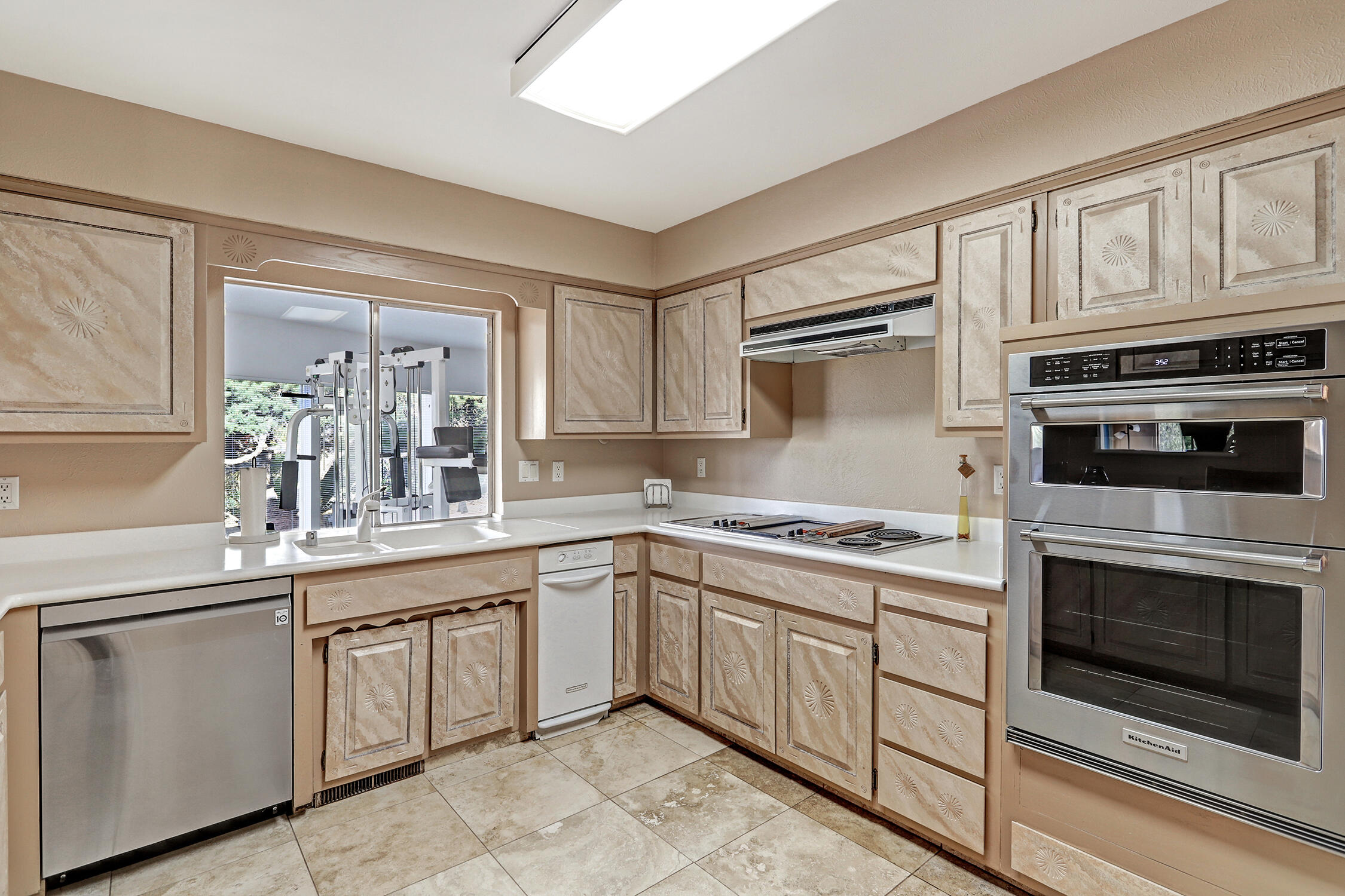 1813 PEDREGOSO Court SE