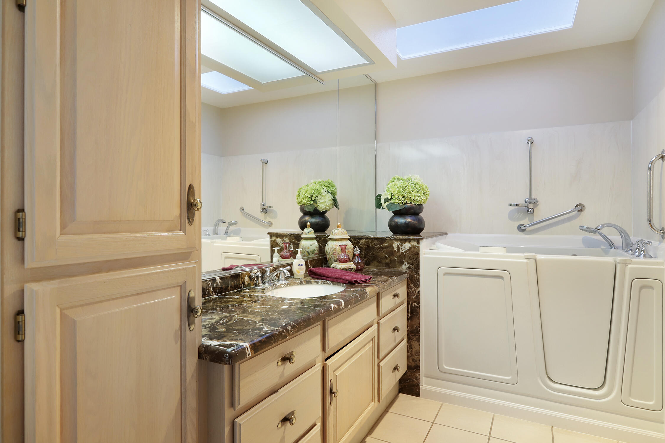 1021 WAGON TRAIN Drive SE