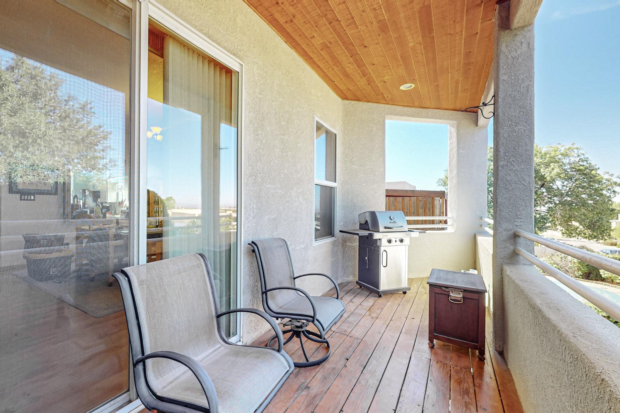 1505 MONTE LARGO Drive NE