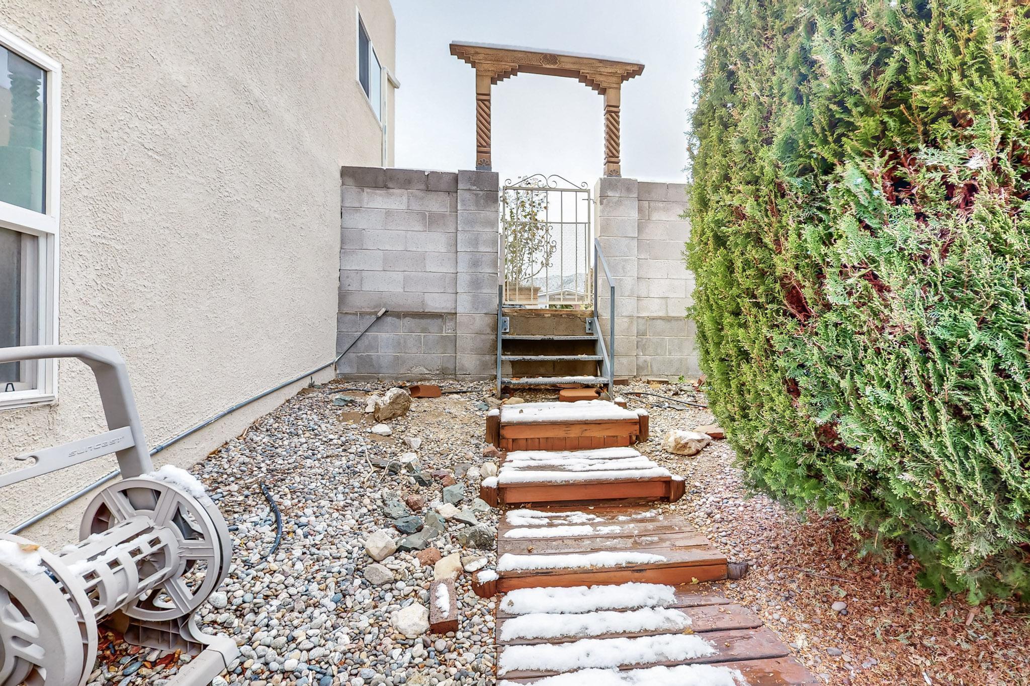 1505 MONTE LARGO Drive NE