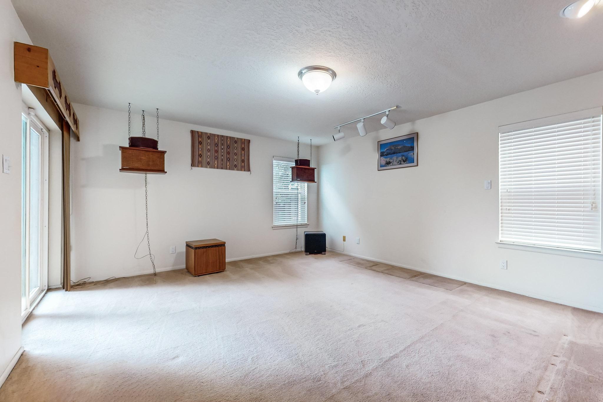 1505 MONTE LARGO Drive NE