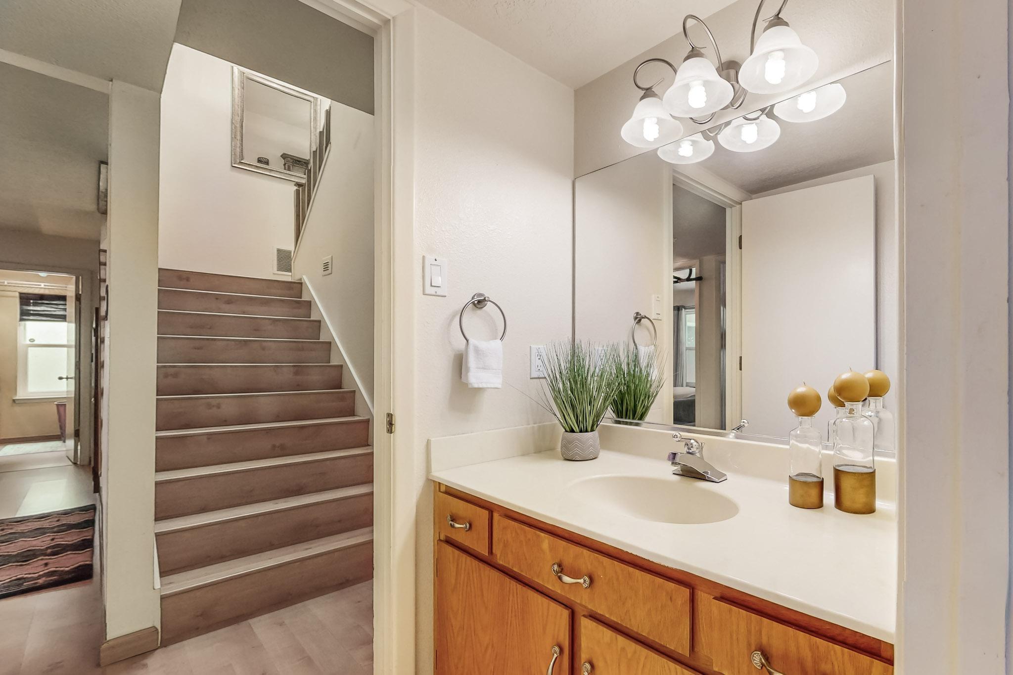 1505 MONTE LARGO Drive NE