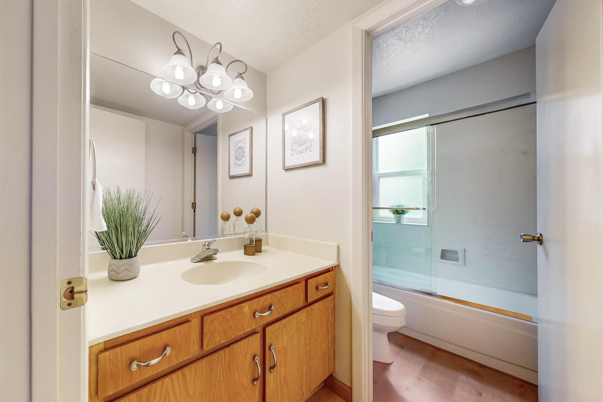 1505 MONTE LARGO Drive NE