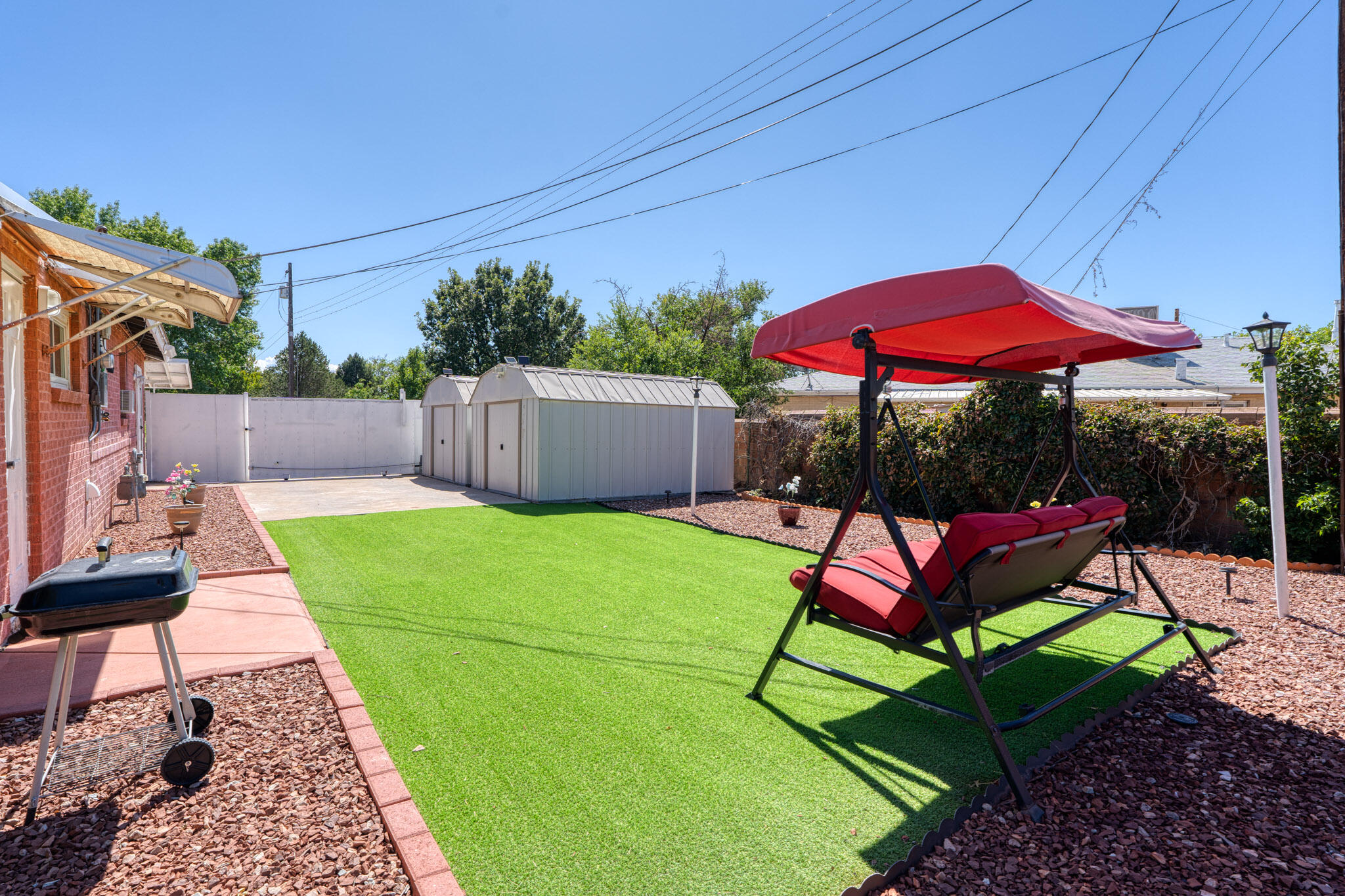 7611 APACHE Avenue NE