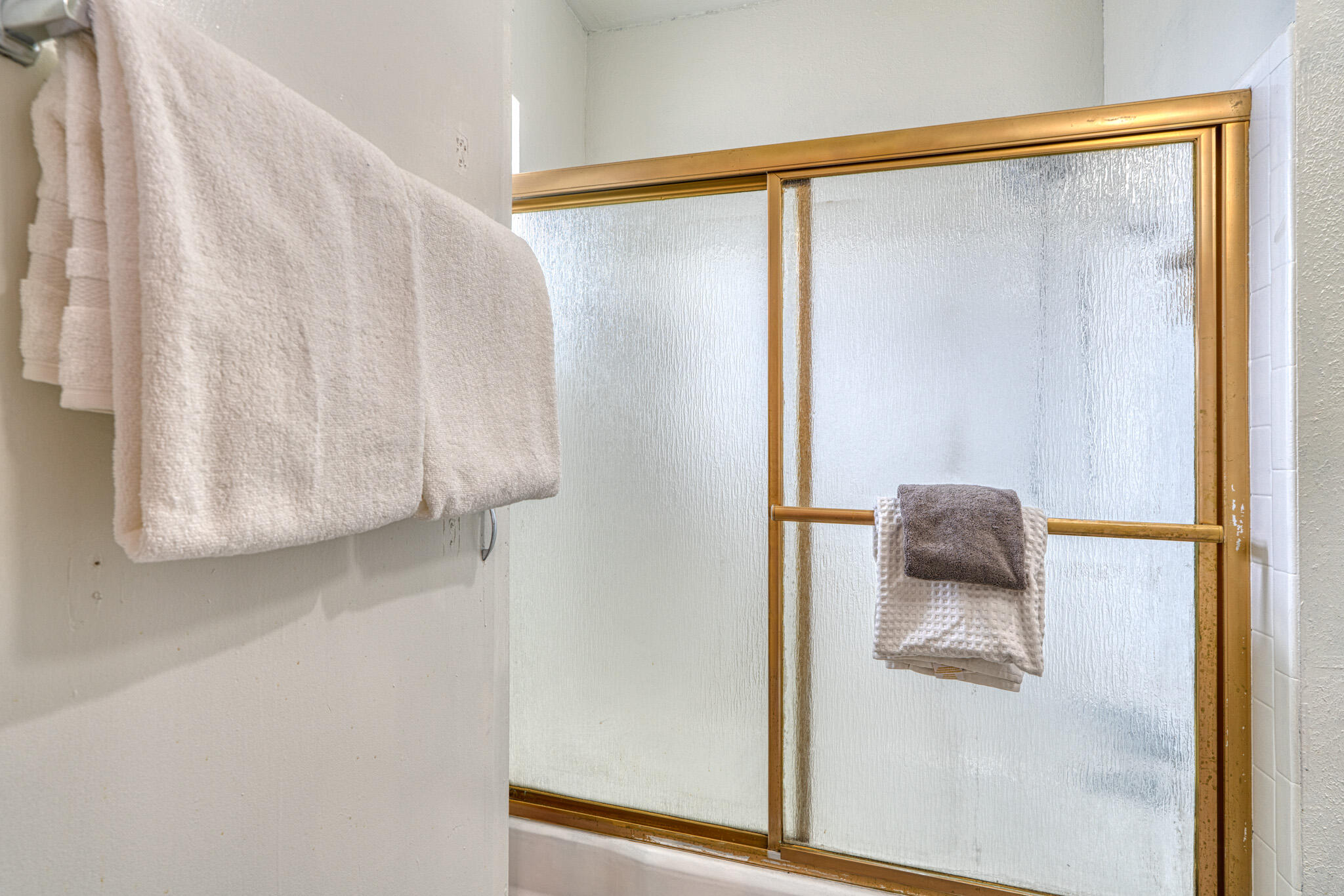 7611 APACHE Avenue NE