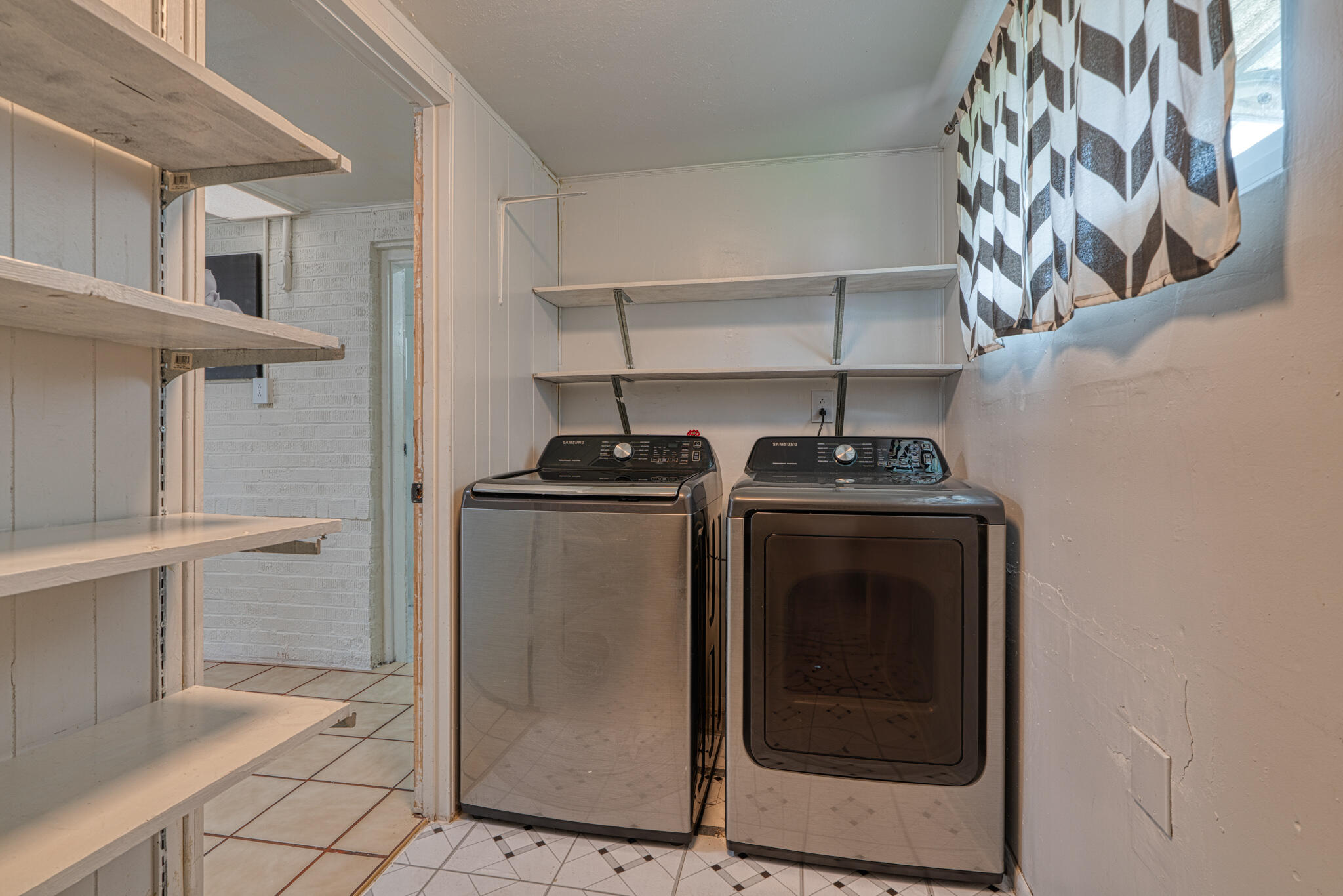 7611 APACHE Avenue NE