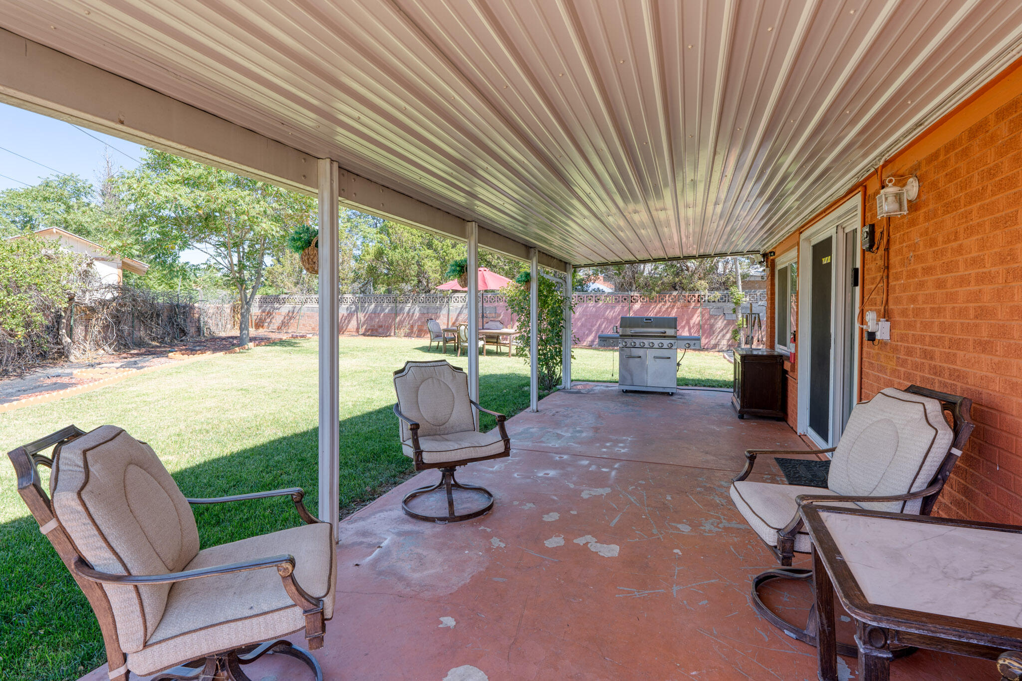 7611 APACHE Avenue NE