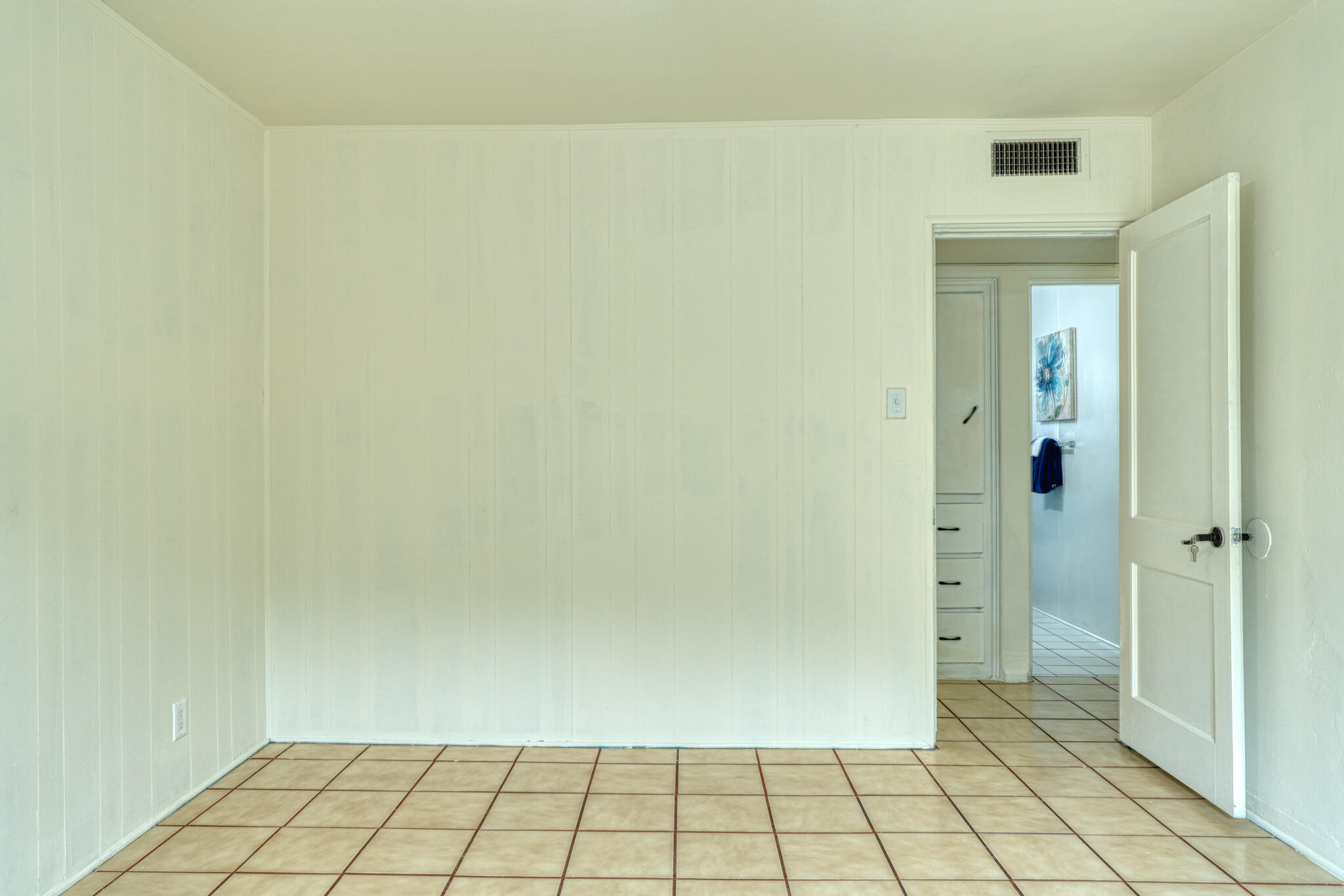 7611 APACHE Avenue NE