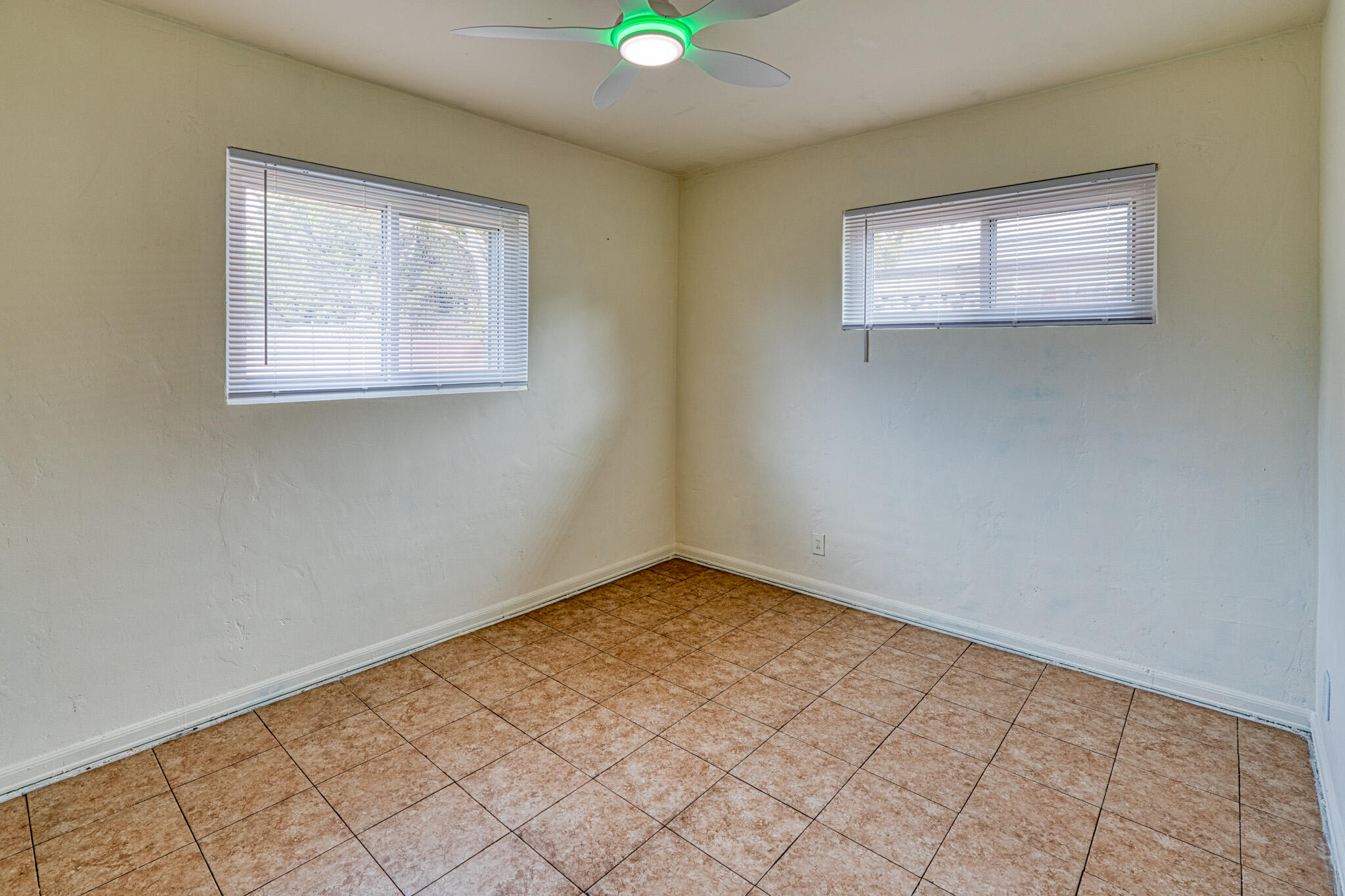 7611 APACHE Avenue NE