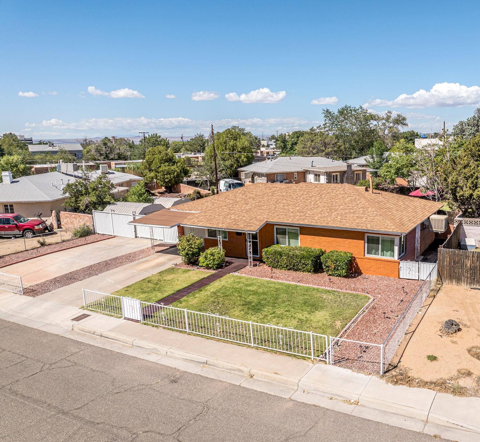 7611 APACHE Avenue NE