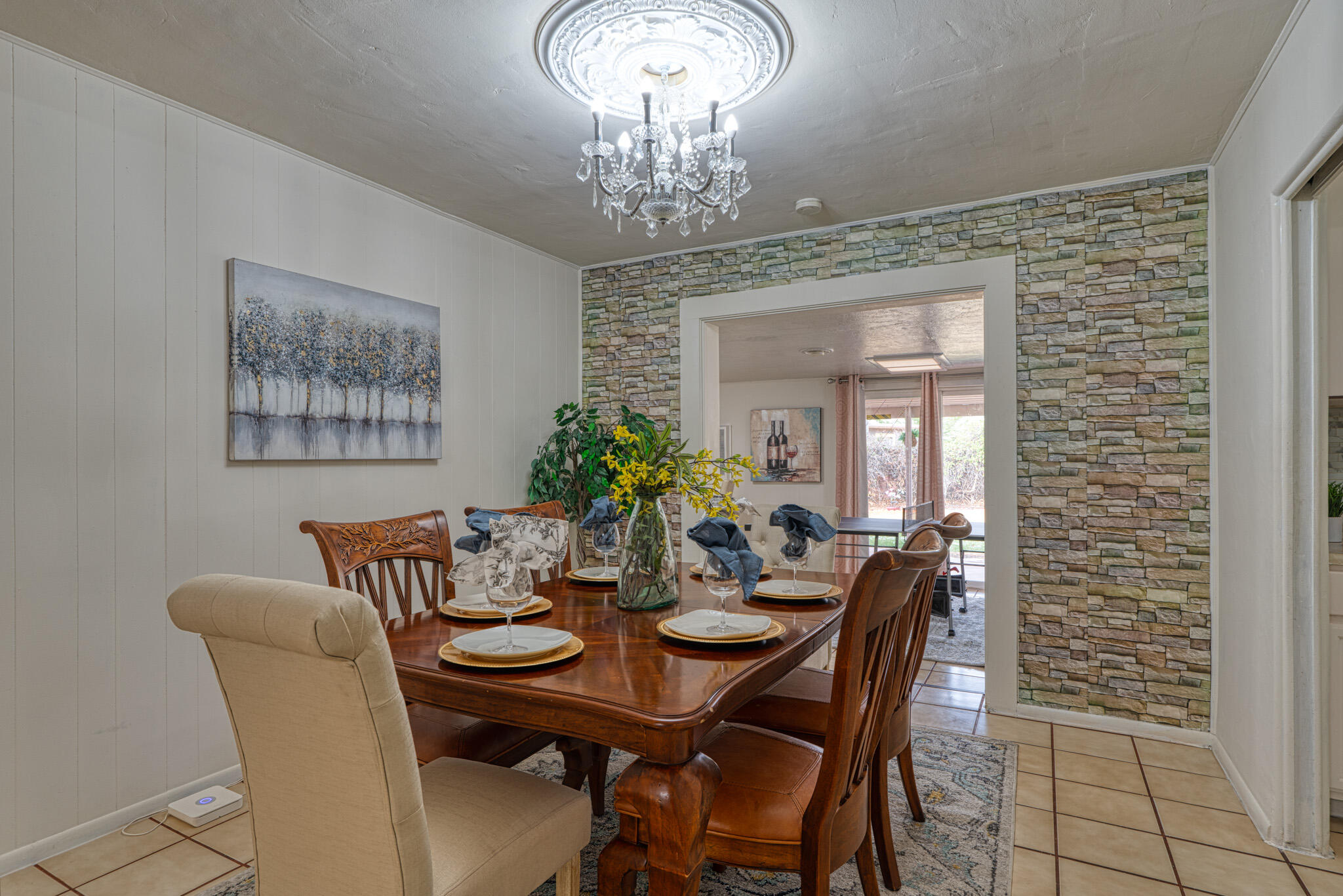 7611 APACHE Avenue NE